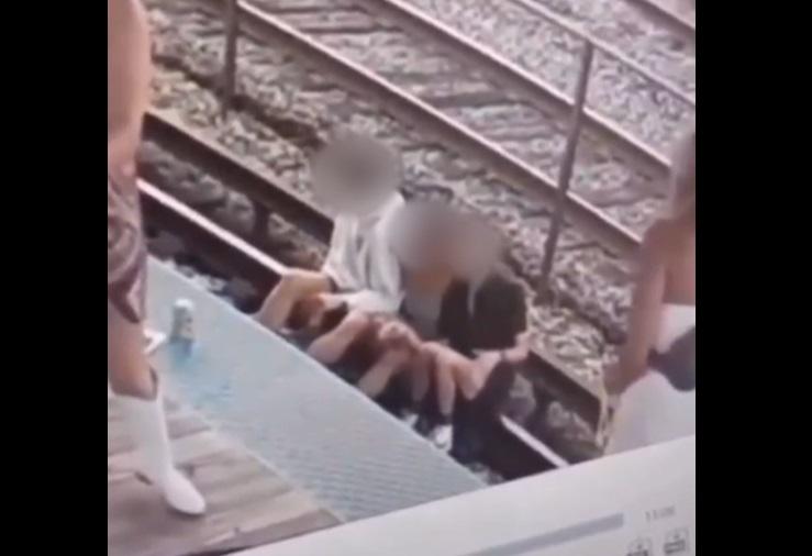 火車路軌自拍觸電