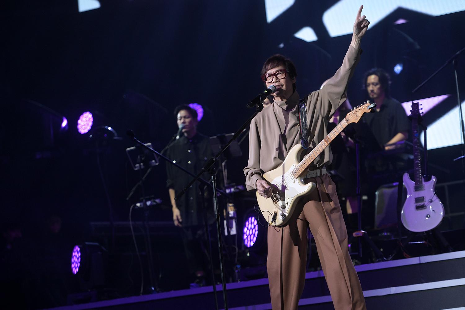 溫拿五虎寶刀未老,唱足3小時。