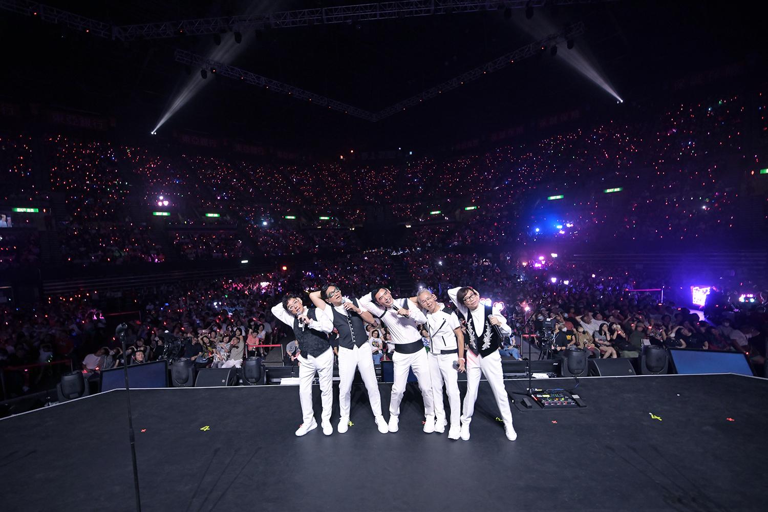 《溫拿情不變說再見演唱會》頭場爆滿,座無虛席。