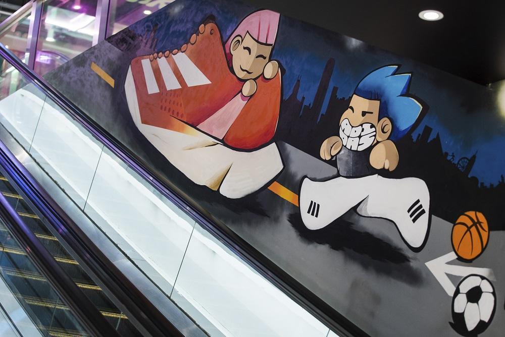 adidas旗艦店重新開幕│以家居柔和色調為主