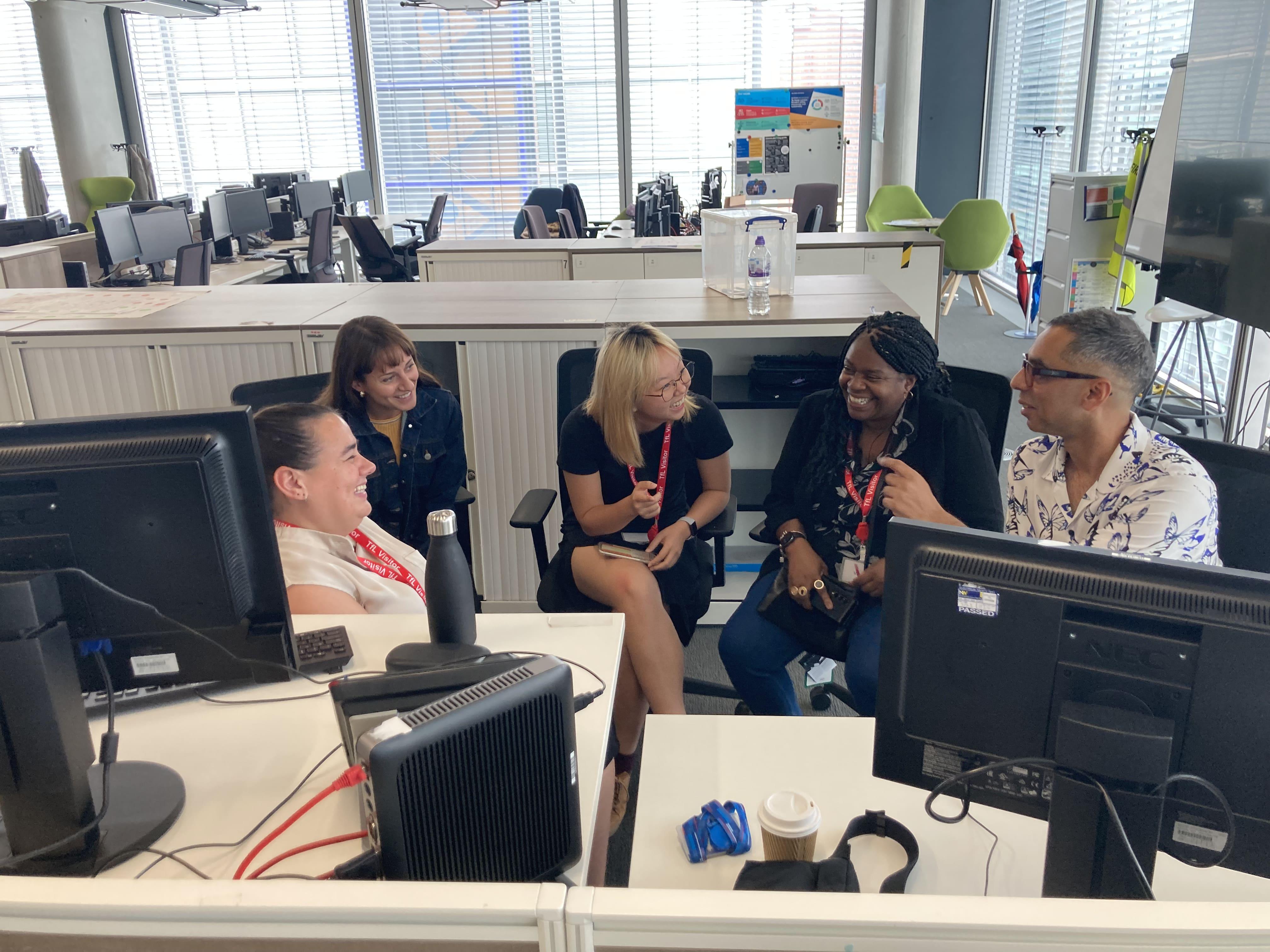 實習生林芷婷遠赴港鐵在倫敦營運的伊利沙伯綫工作(受訪者提供圖片)