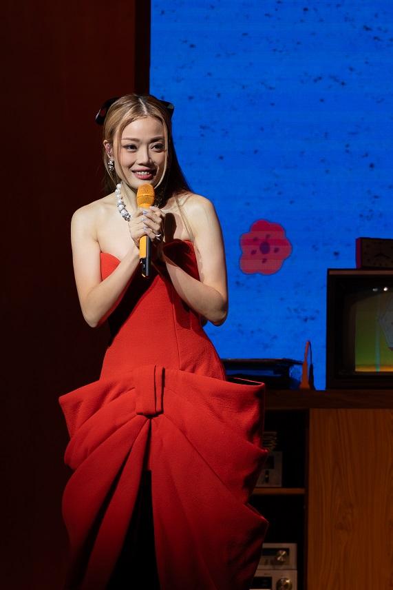 演唱會三度延期,容祖兒感激觀眾不離不棄仍入場支持。