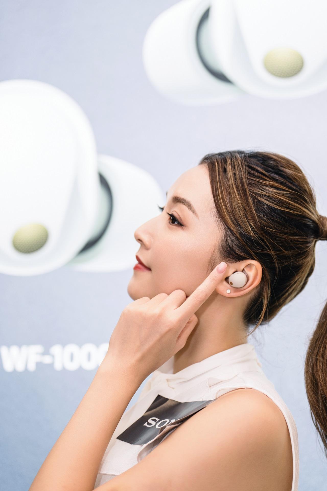 每邊耳機配有3個麥克風,包括雙反饋麥克風,可提高消除低頻噪音的表現。