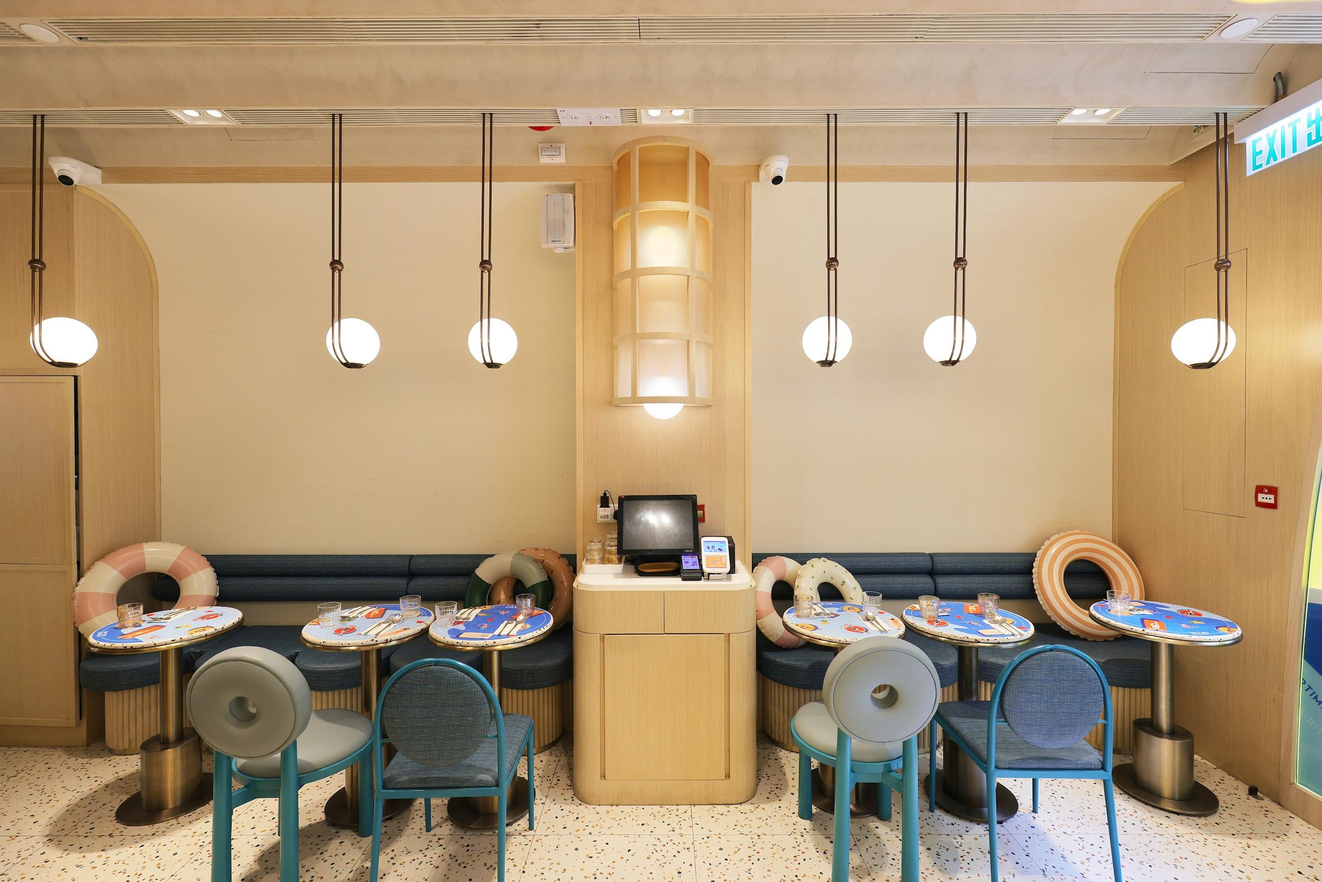 敏感肌護膚品牌Cetaphil舒特膚,首次聯乘本地原創新派甜品小食品牌「小點角落Bite by Bite」,特別將店內變身成為燦爛多彩又玩味十足的盛夏沙灘派對。