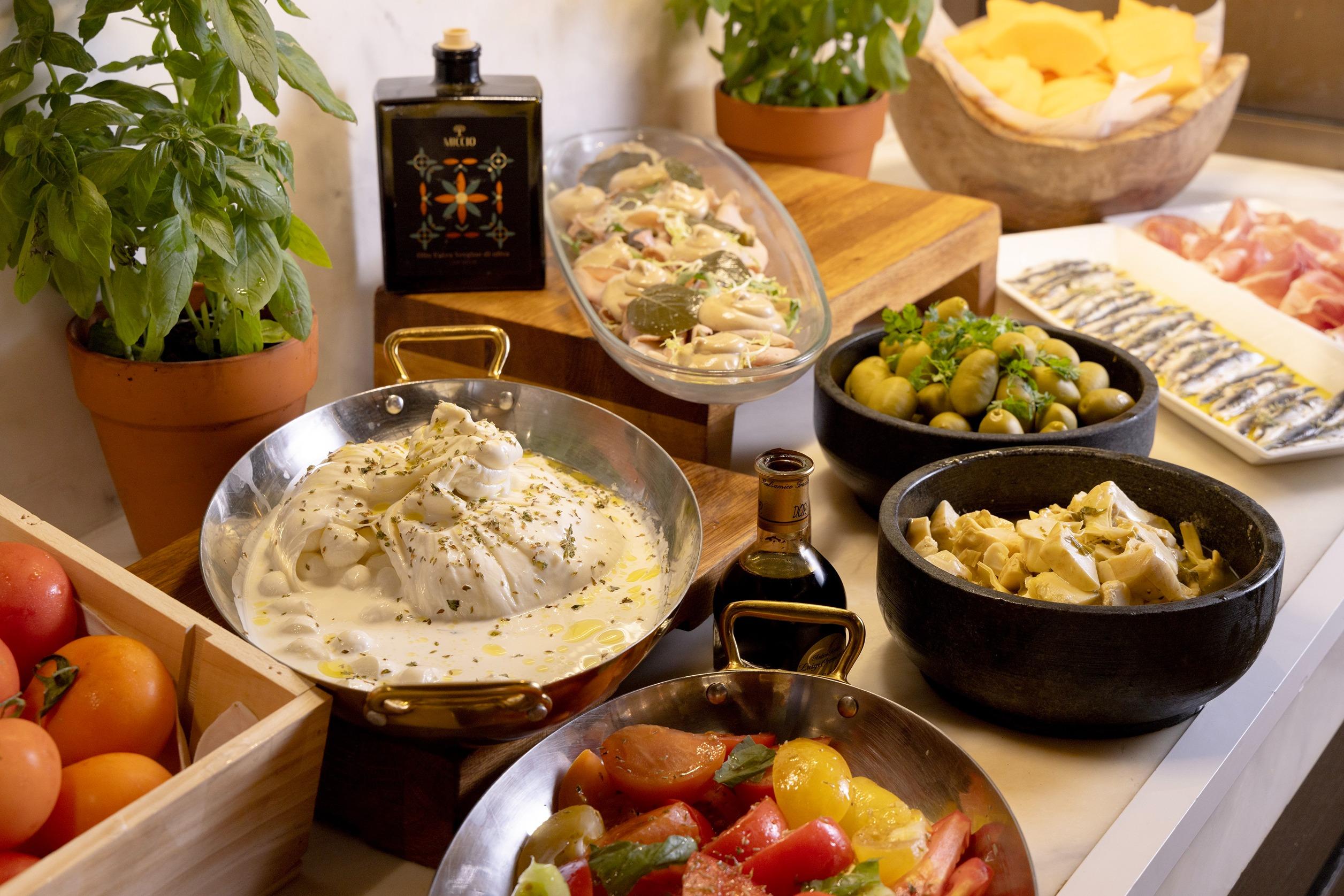 香港君悅酒店Grand Café 咖啡廳自助晚餐 9折再送月餅禮盒