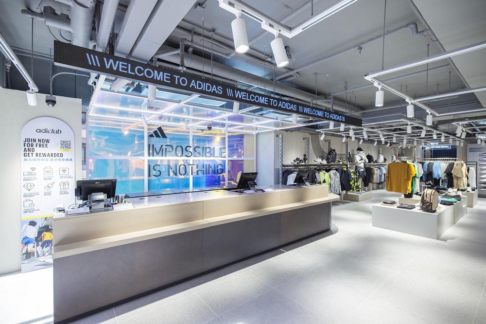 adidas旗艦店重新開幕│以家居柔和色調為主