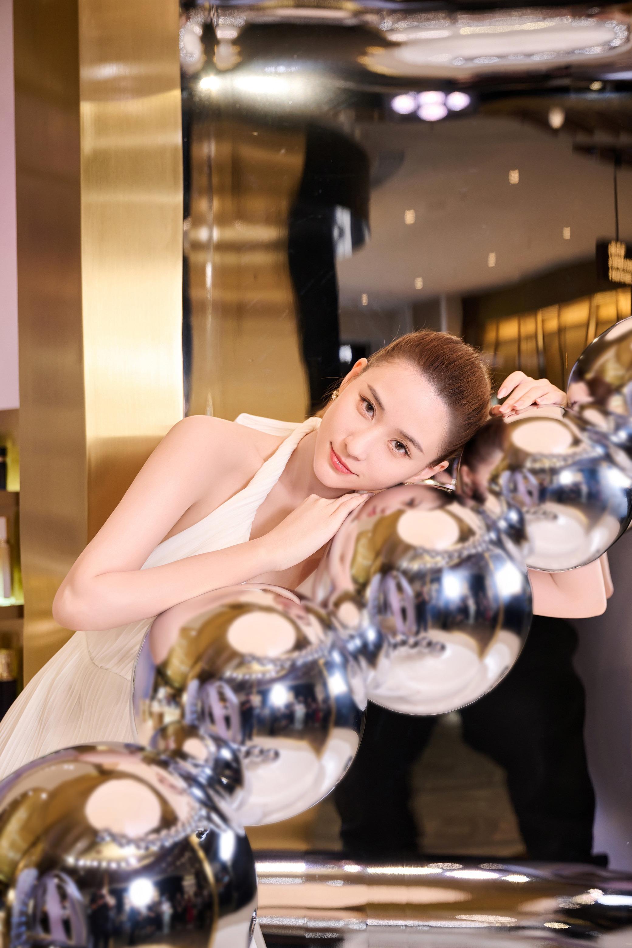 巨型藝術裝置「LE SÉRUM : The Key to Radiance, 2023」