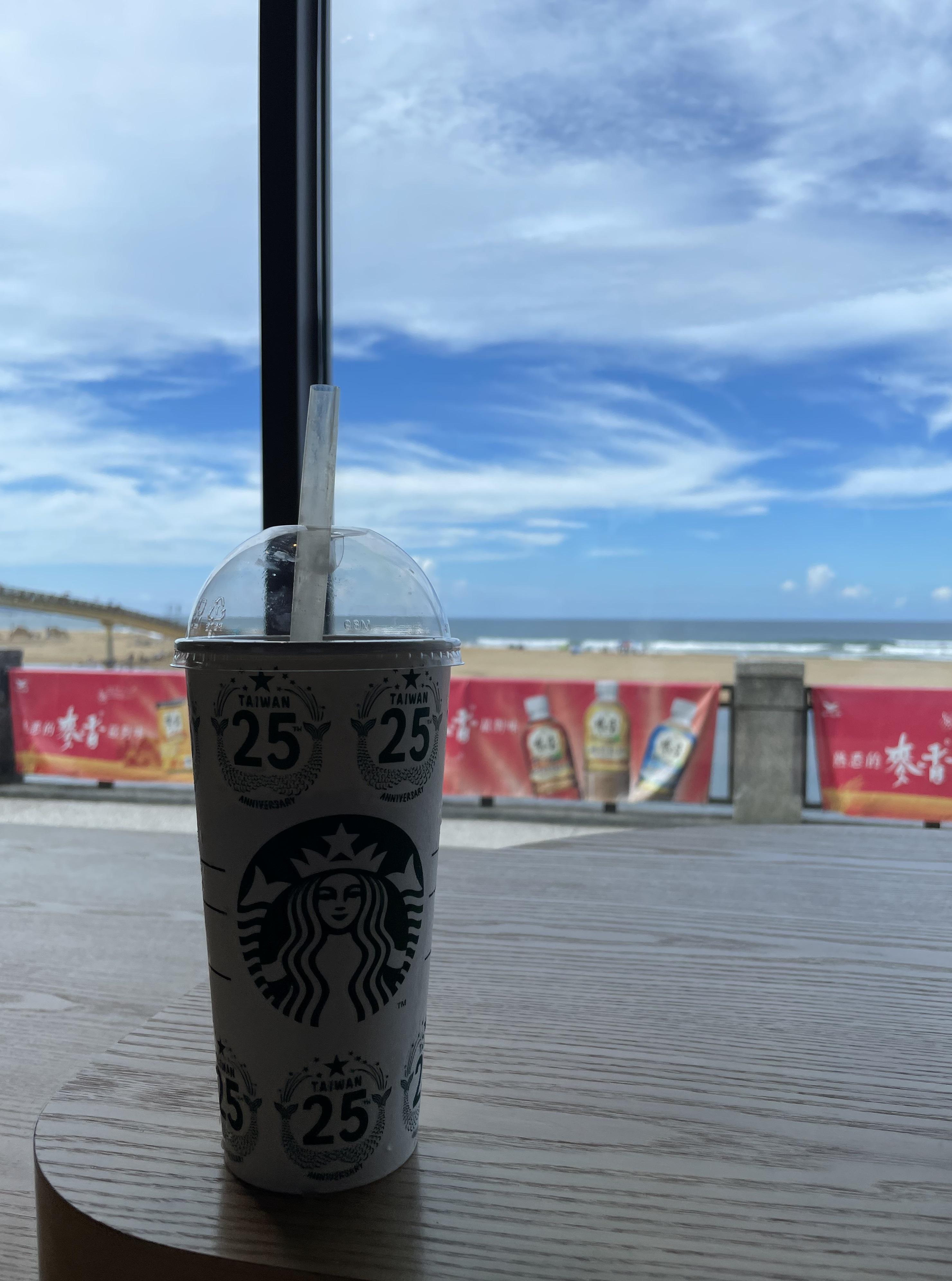 大家可以於店內直望海景。