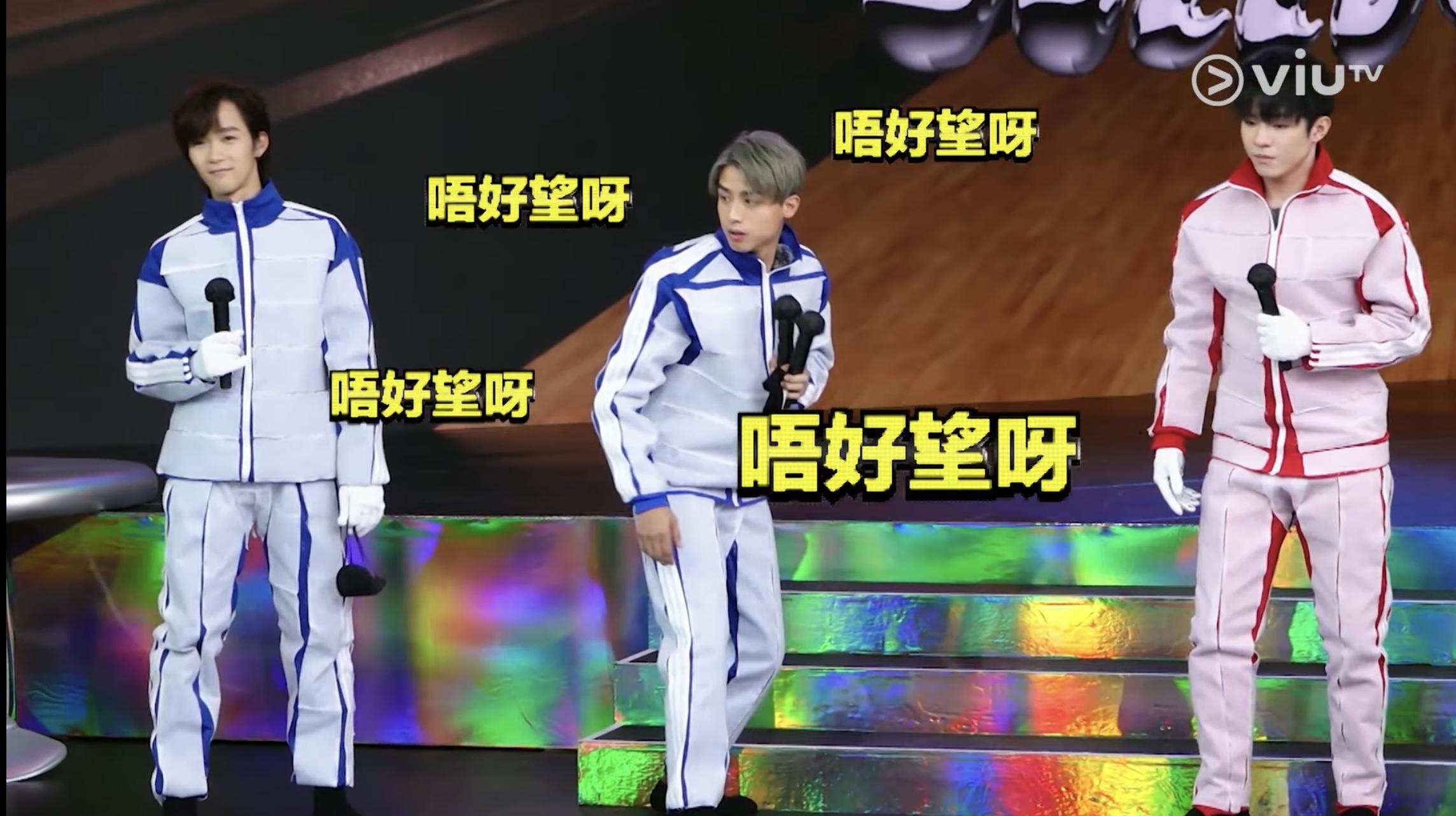 AK、Ian和Alton在魔術貼賽道上放滿障礙物。