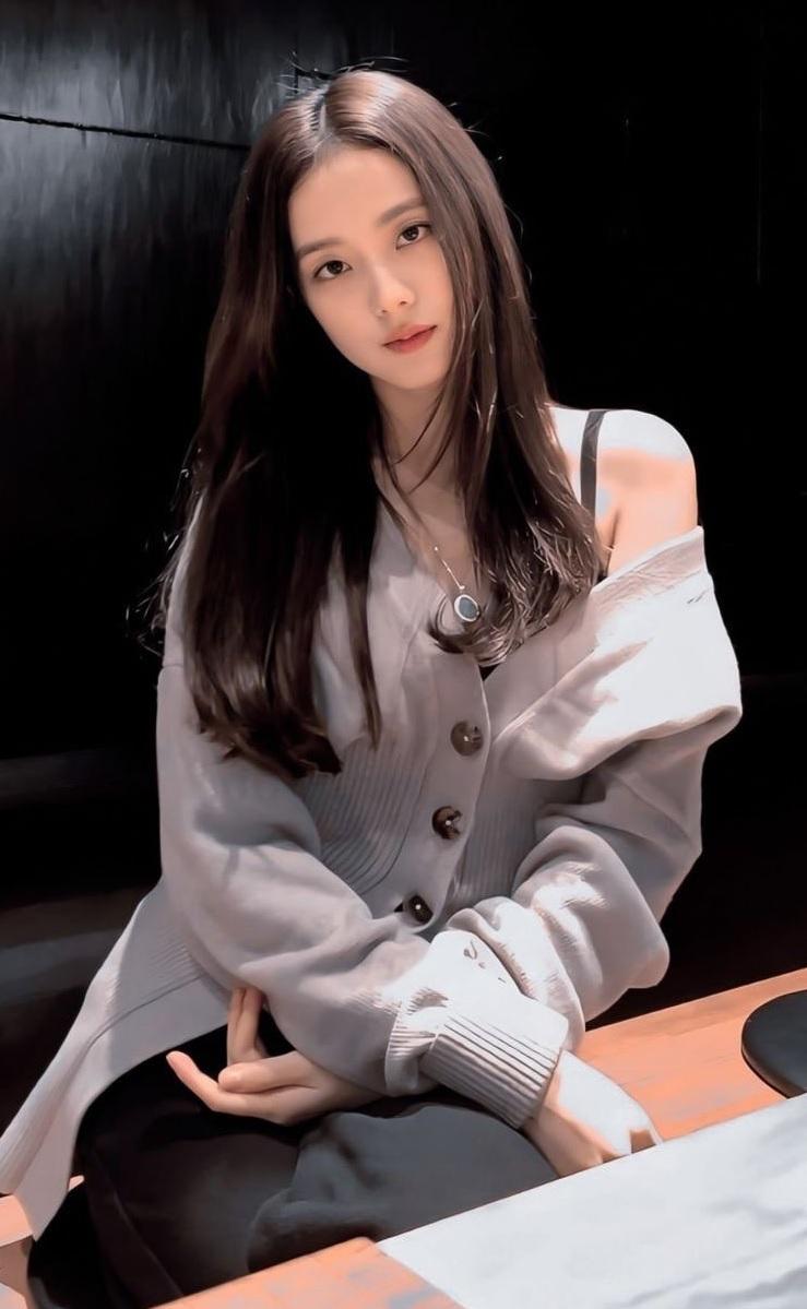 Jisoo是BLACKPINK首位公開戀情的成員。