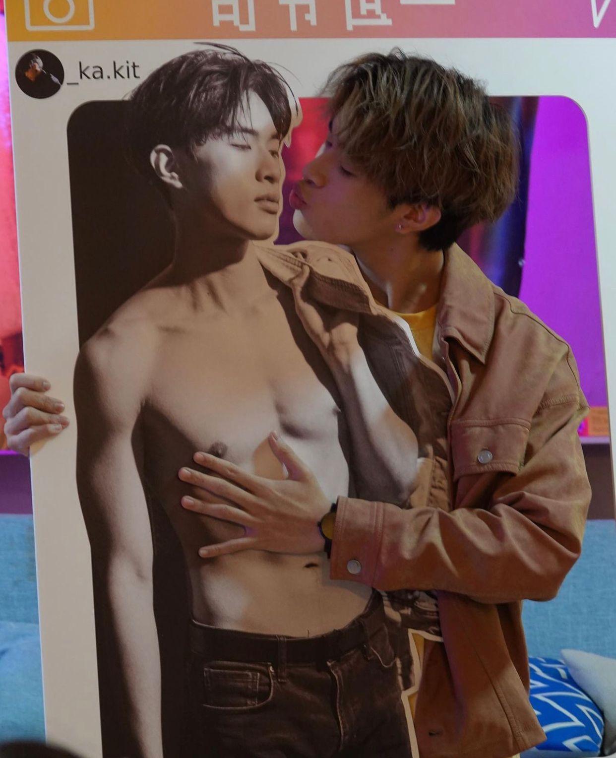 Kakit形容今次生日「好幸福、好多驚喜」。