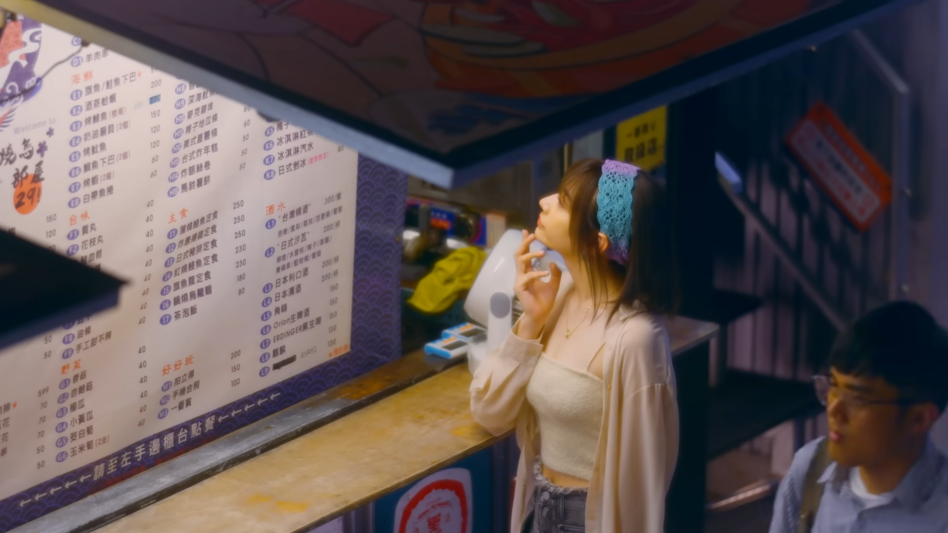 Lolly Talk 《四方帽之約》走校園風。