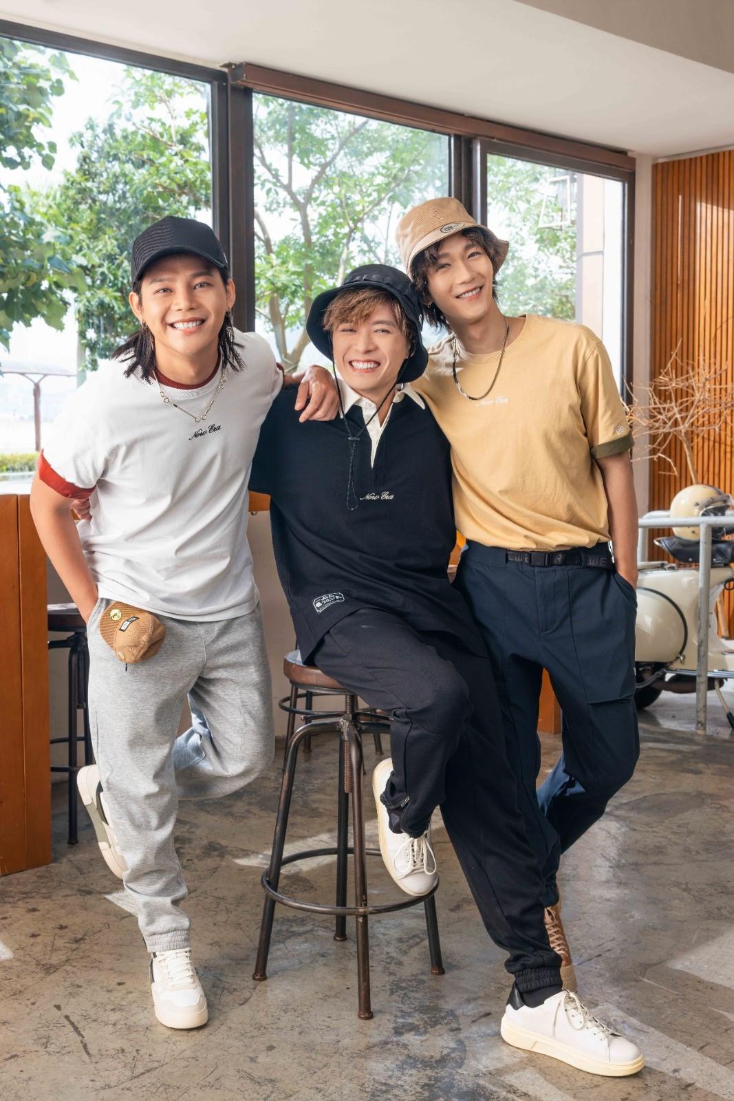 Frankie、Alton及保錡一同示範秋冬服飾。