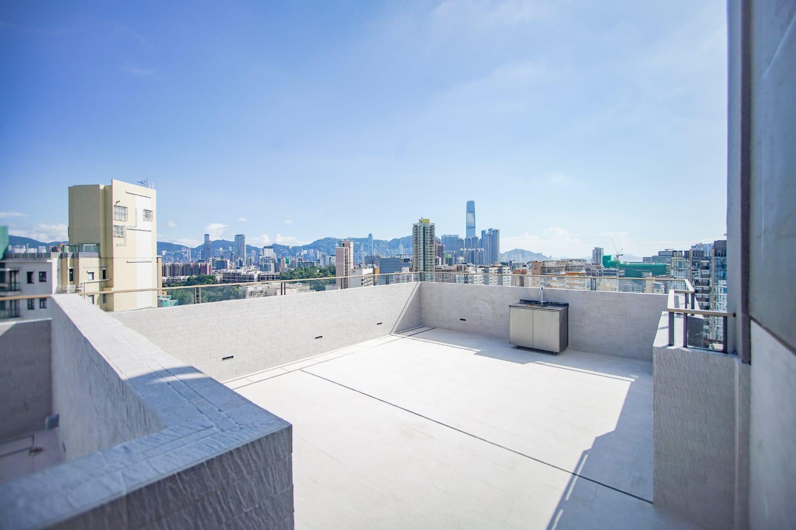 28樓G單位附設431方呎天台,戶外私人空間充裕。(李睿哲攝)