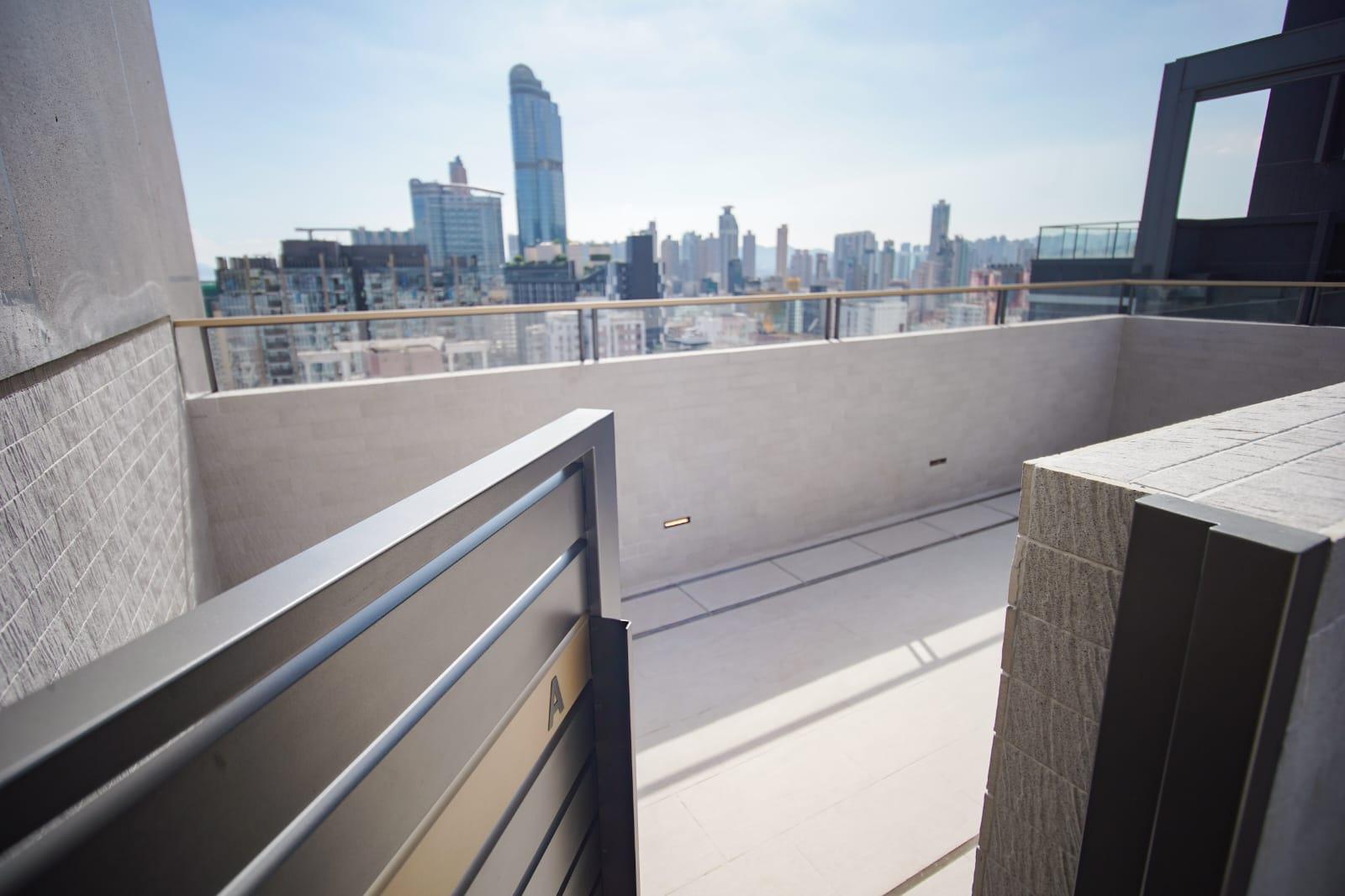 28樓A單位附有面積199方呎天台。(李睿哲攝)