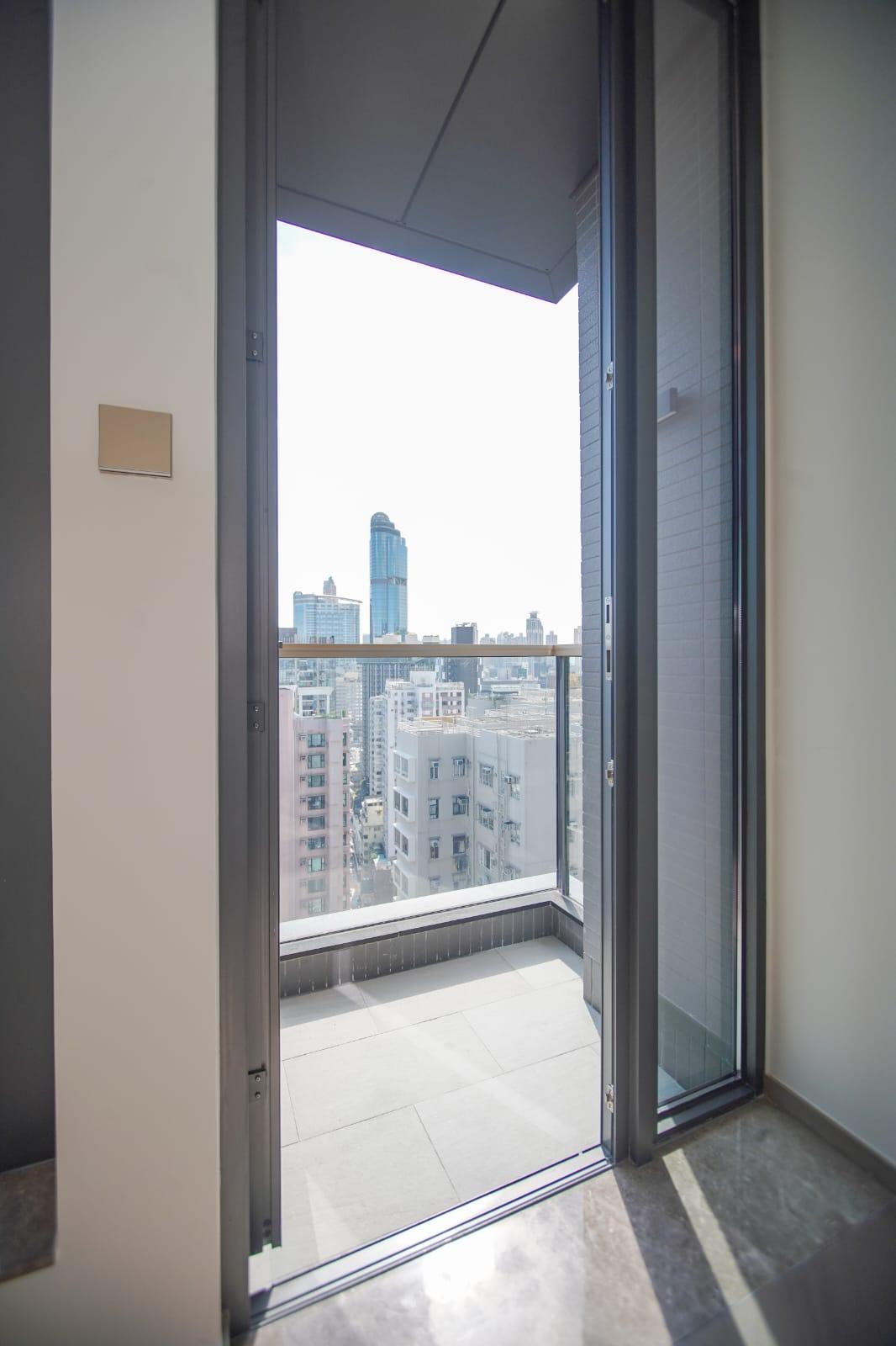 大廳外接小露台。(李睿哲攝)