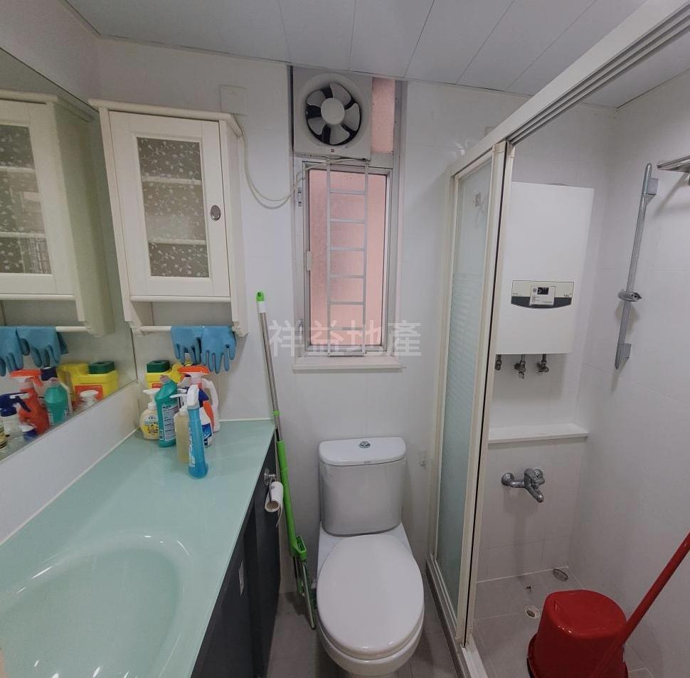 明廁浴室裝修整潔企理。(代理提供)