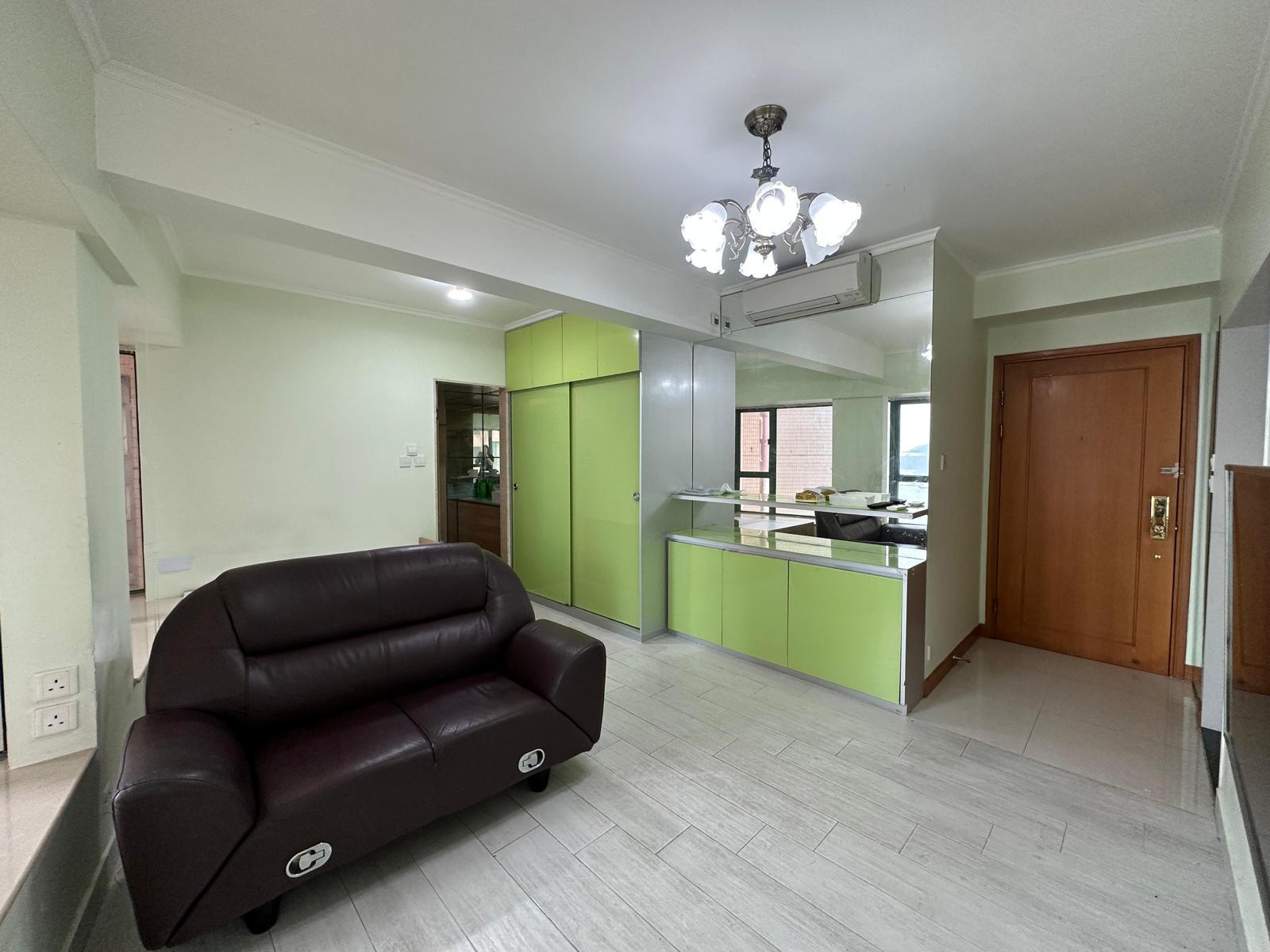 長方形大廳,空間感足。