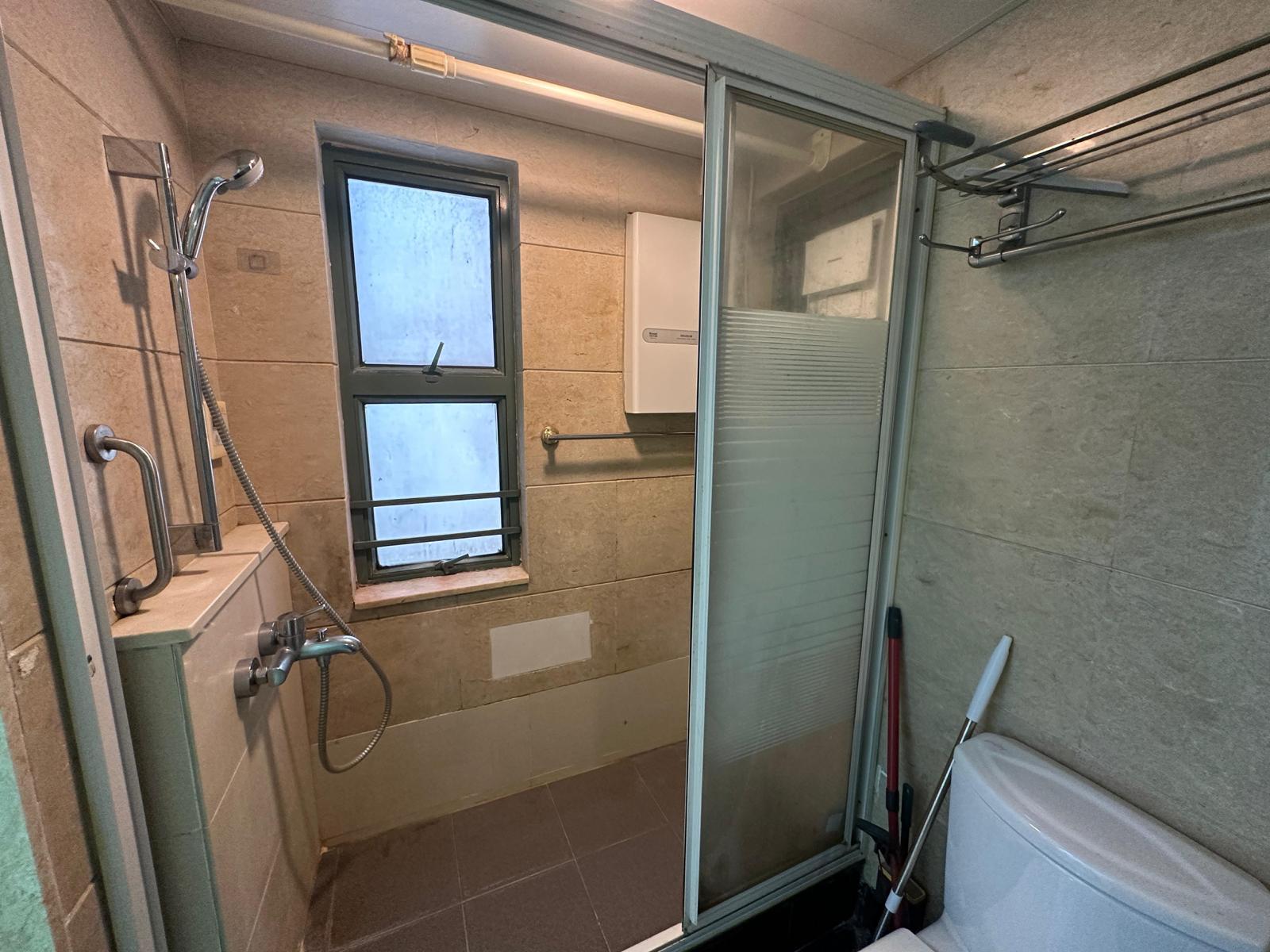 浴室採企缸設計。(代理提供)