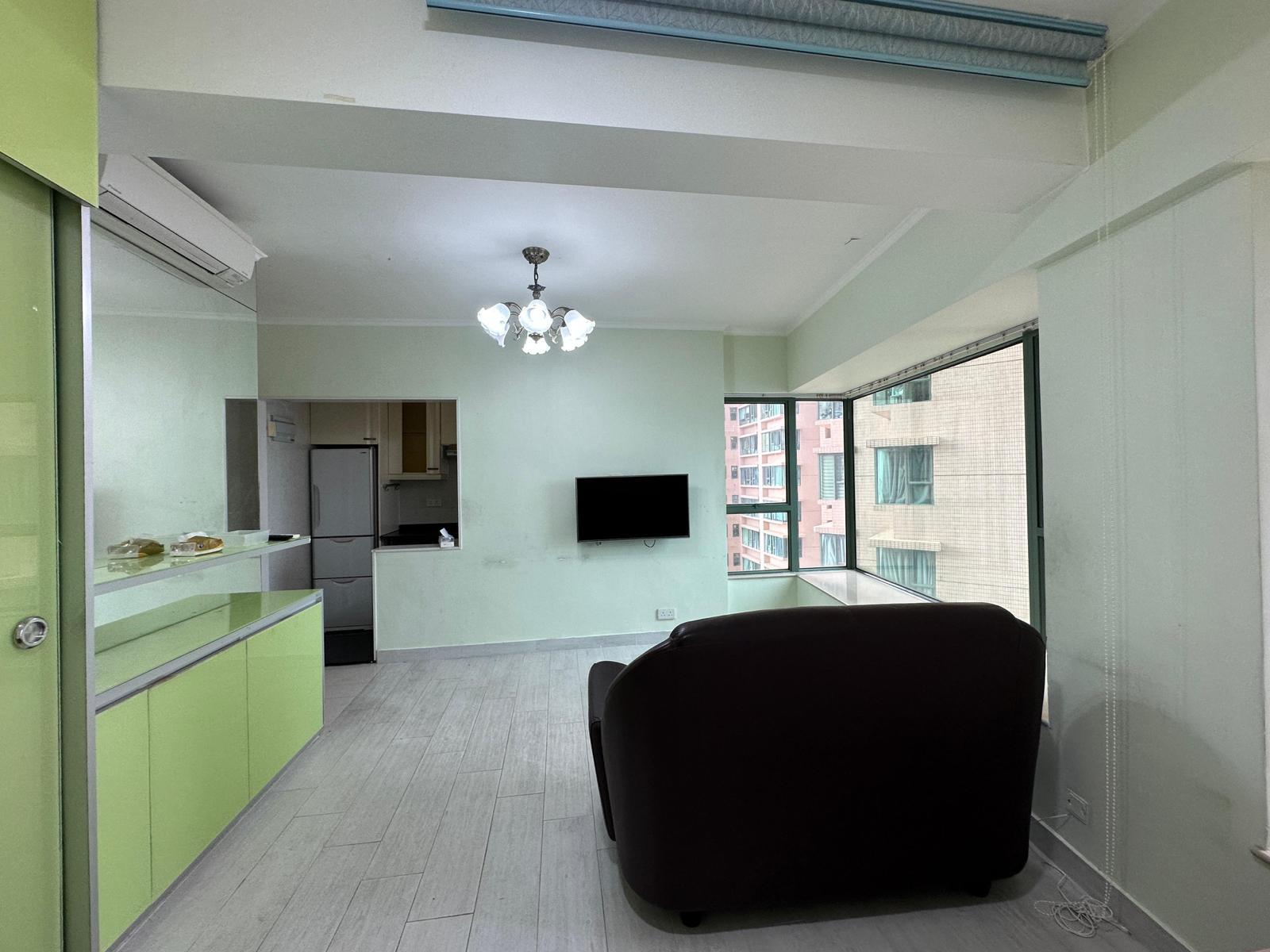 單位原屬一房間隔,現改為開放式設計。(代理提供)