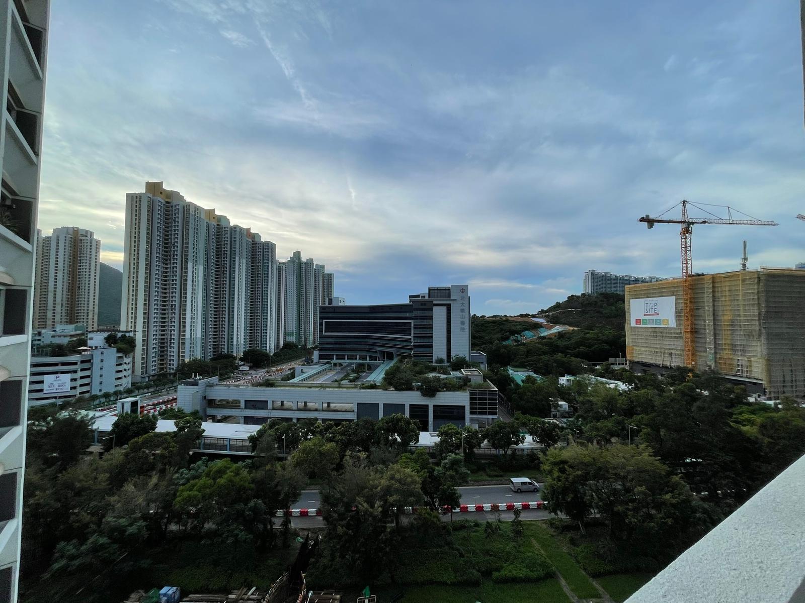單位座向西南,享翠綠遼闊山景。(代理提供)