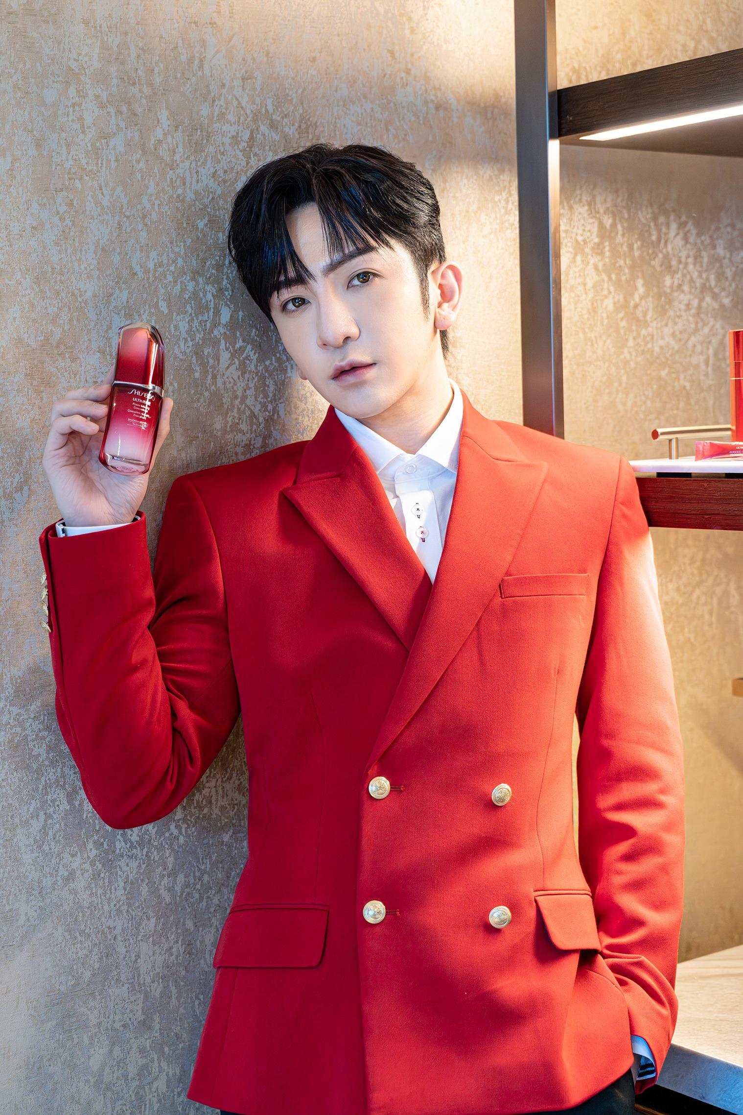 姜濤Keung To、盧瀚霆Anson Lo、呂爵安Edan、陳卓賢Ian,最近為ULTIMUNE王牌系列拍攝全新影片