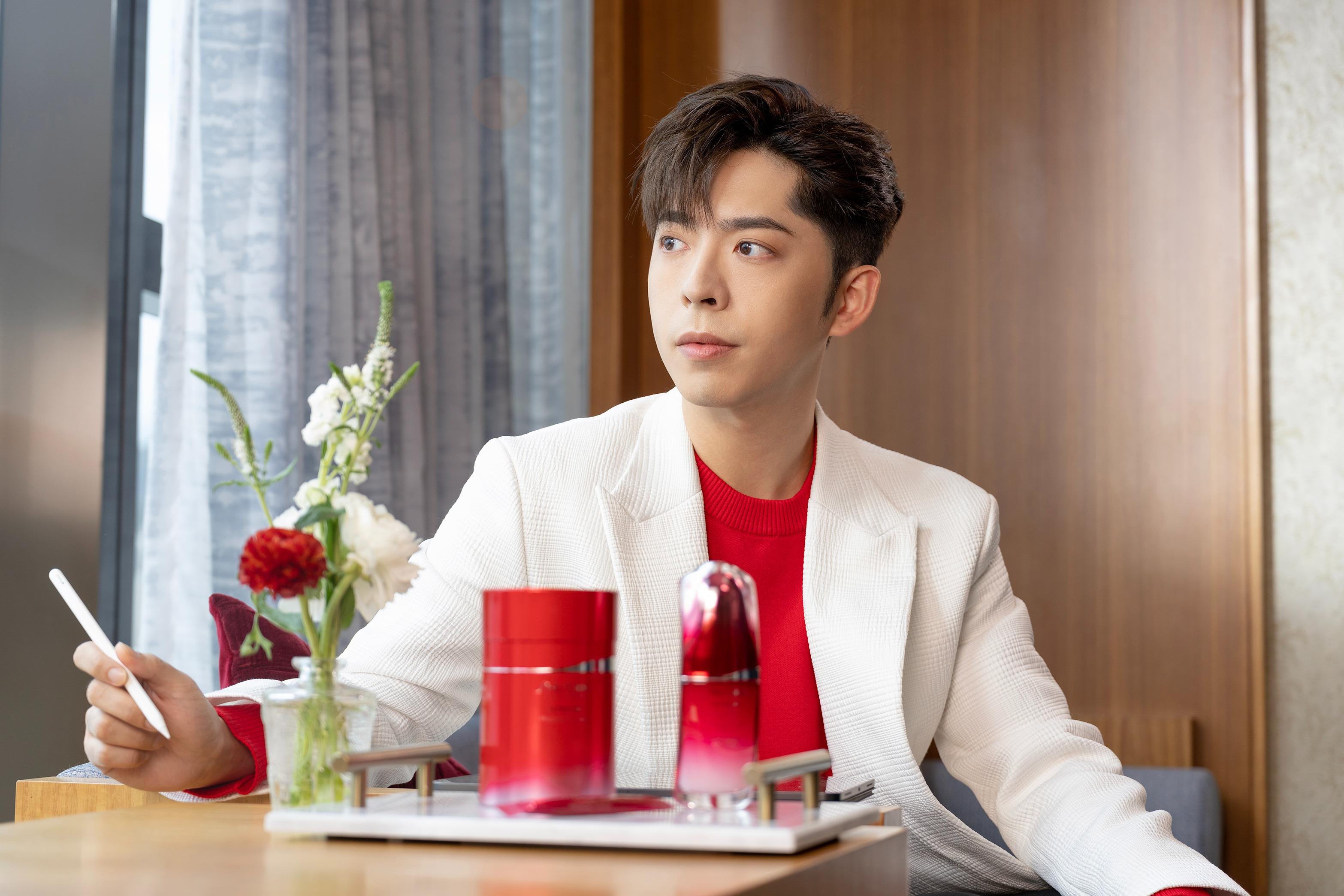 姜濤Keung To、盧瀚霆Anson Lo、呂爵安Edan、陳卓賢Ian,最近為ULTIMUNE王牌系列拍攝全新影片