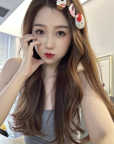 化妝都是重要的一環。(示意圖,非當事人)(圖片來源:Instagram@estheeerrrrr)