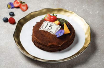 「本地『油』蹤」的住客更可免費獲得蛋糕一個,味道不太甜,十合適合港人的口味。 (am730攝)