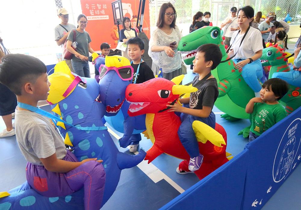 暑假好去處│維他奶™ x D·PARK「Q 版恐龍障礙賽」