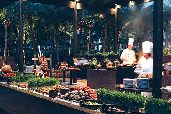 香港君悅酒店The Grill買二送二 露天池畔餐廳燒烤自助晚餐