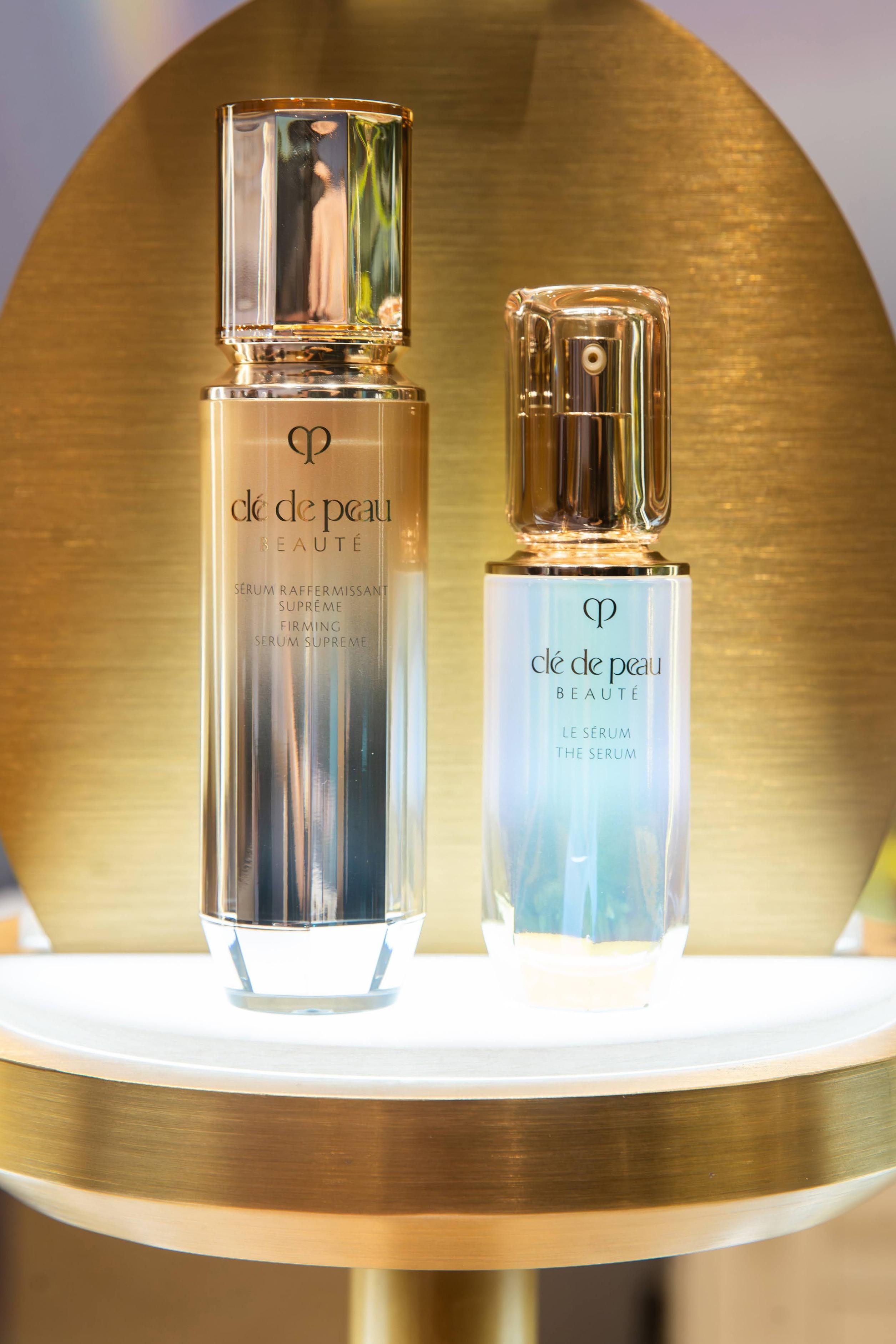 LE SÉRUM煥活細胞精華及全新4D高效緊緻精華。