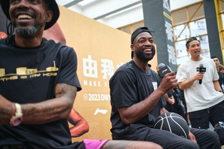 韋迪與香港小將打成一片