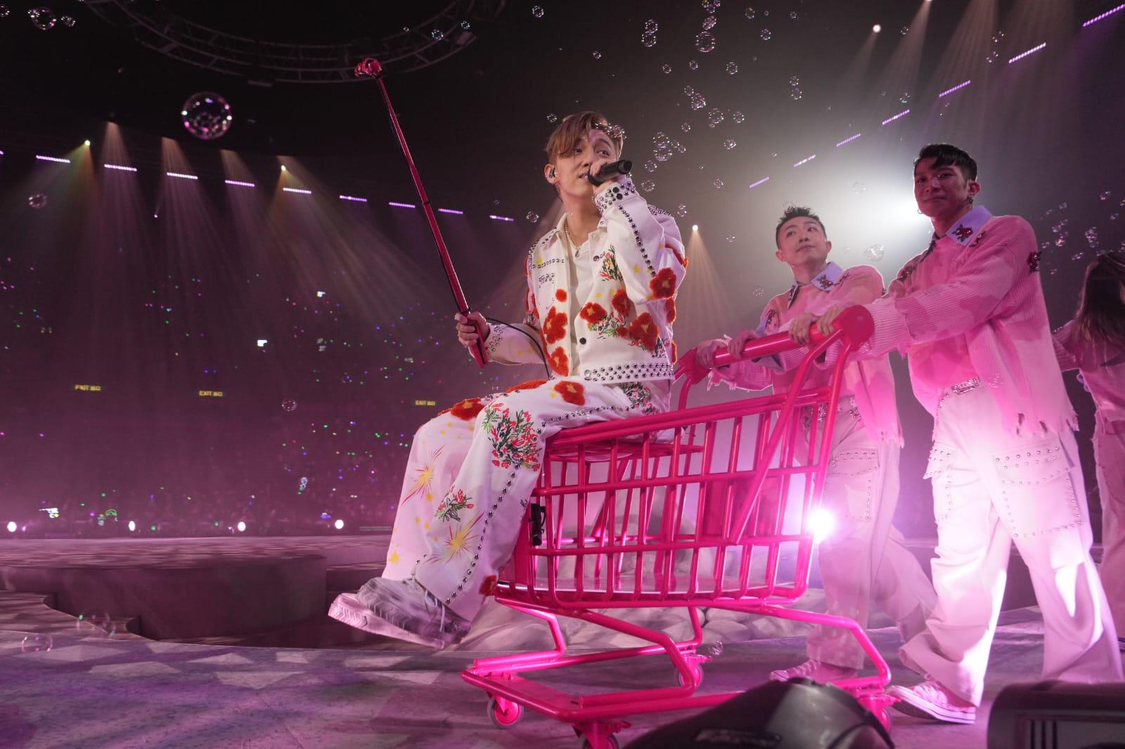 MC張天賦表示澳門演唱會將會還原香港紅館show的四面台。(資料圖片)