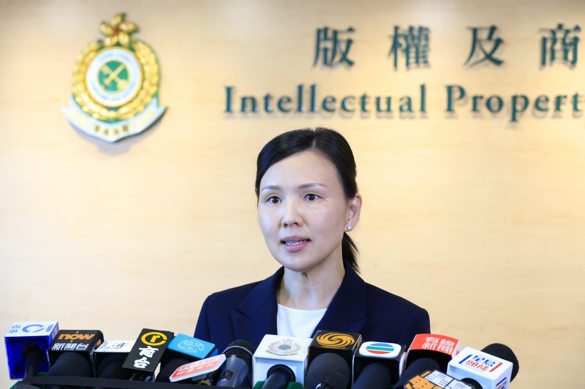 翹英教育結業|海關拘50歲女負責人涉違《商品說明條例》 有家長預繳一年學費 (林俊源攝)