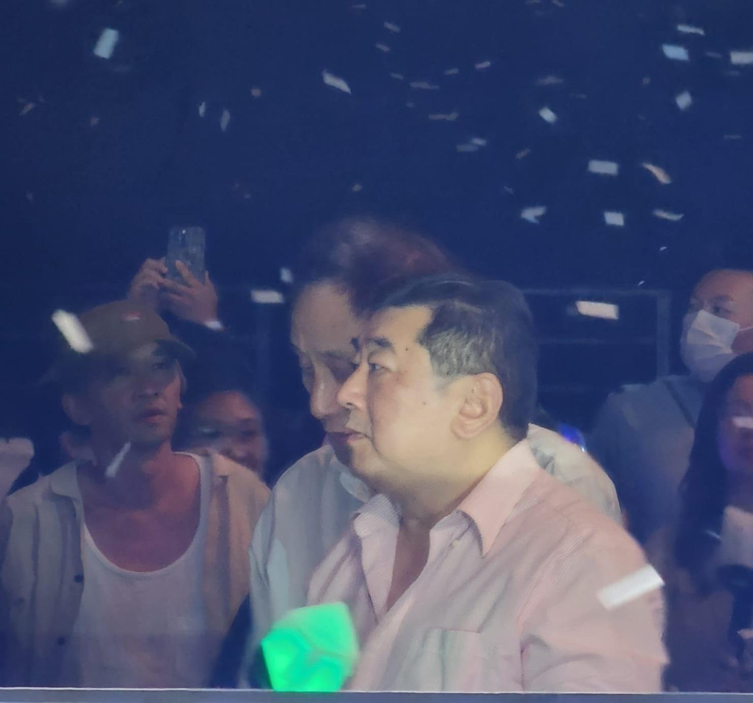 姜爸入場欣賞姜濤第三場演唱會