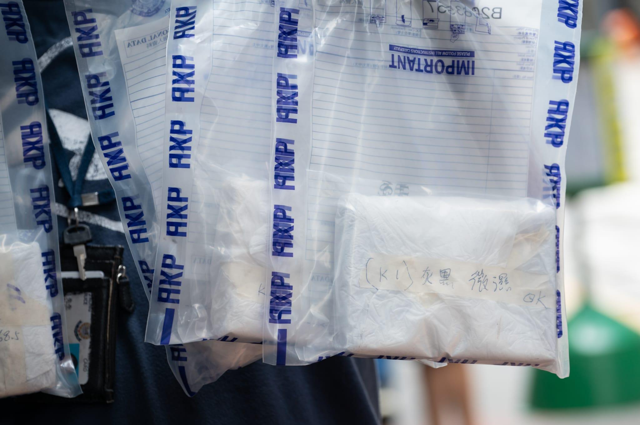 搜開源道工廈兩單位檢市值40萬毒品私煙