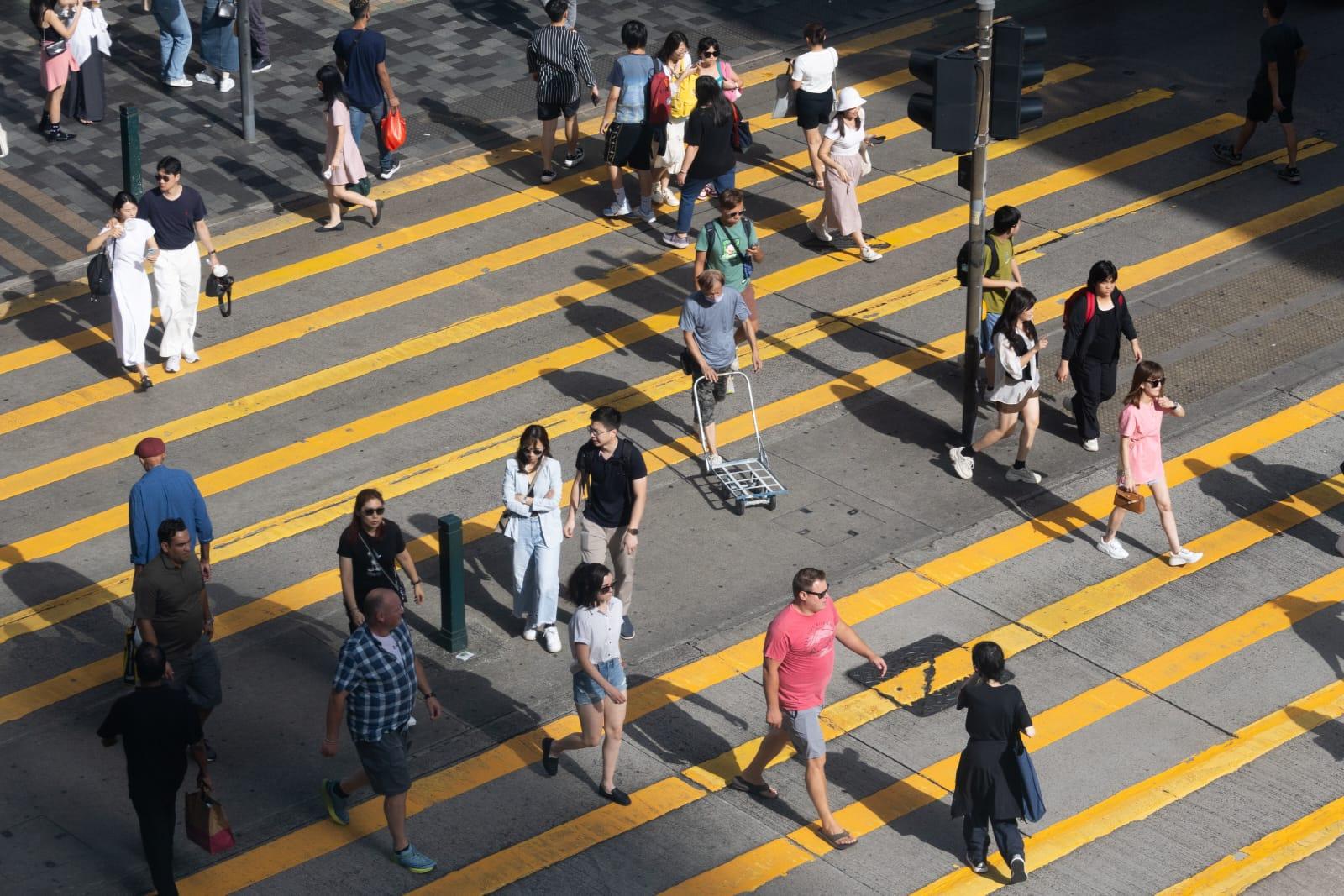 亂過馬路罰款|警今起嚴打行人亂過馬路等 違例者可罰2000元或被檢控