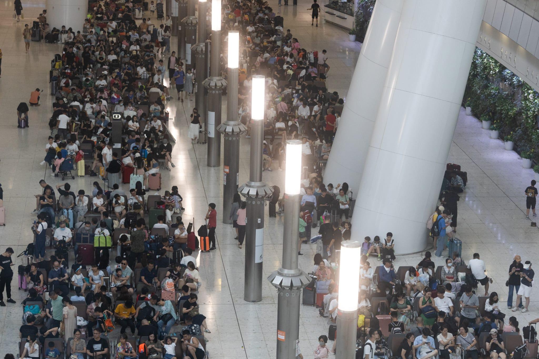 高鐵靈活行|港鐵「靈活行」今起實施 西九龍至福田乘客可免費改票3次(蘇文傑攝)