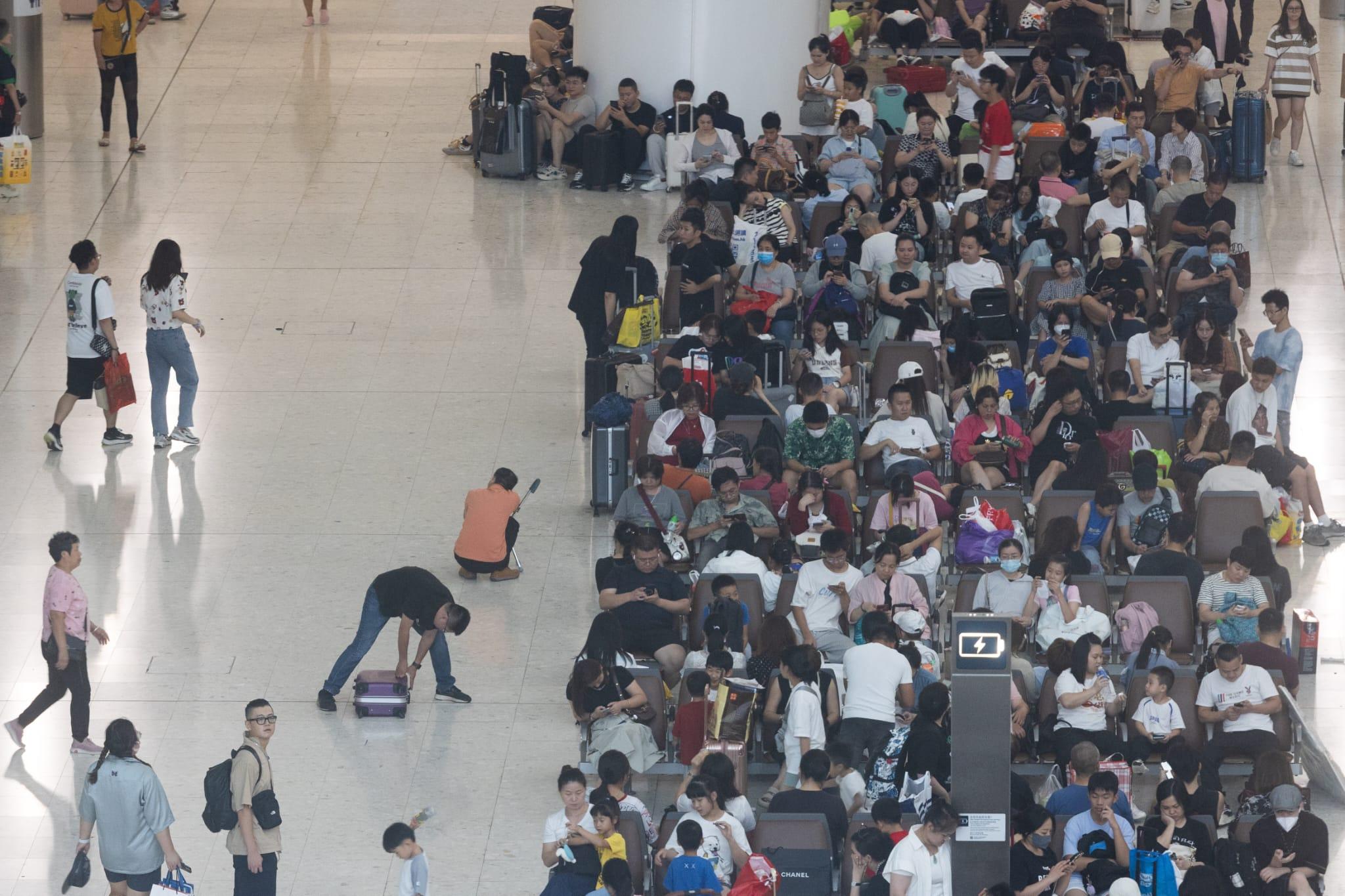 高鐵靈活行|港鐵「靈活行」今起實施 西九龍至福田乘客可免費改票3次(蘇文傑攝)