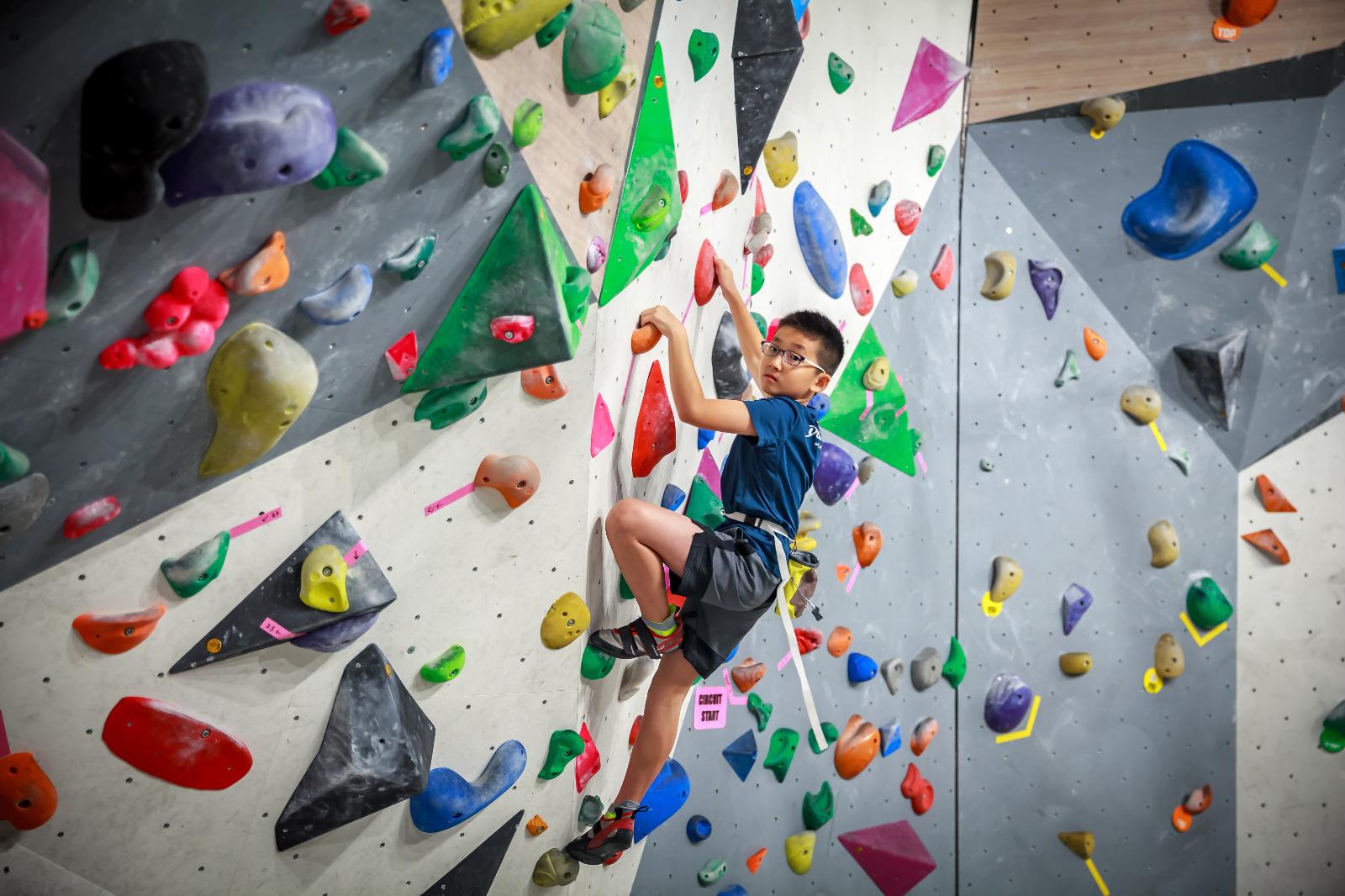 暑假好去處│共4間攀石場於「全港抱石日」提供免費新手抱石班。