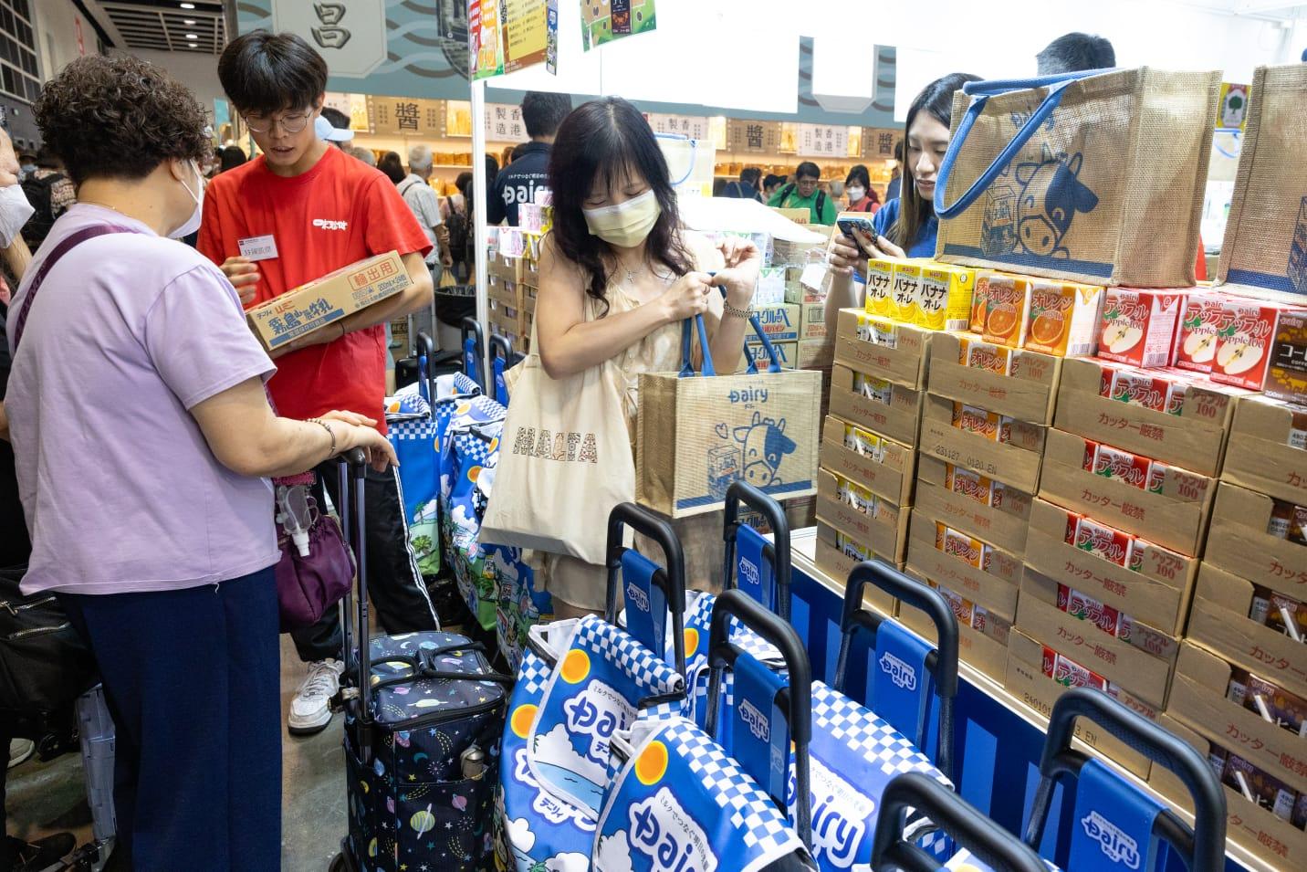 美食博覽2023|灣仔會展美食博覽今開鑼 有市民為搶鮑魚三日前已排隊