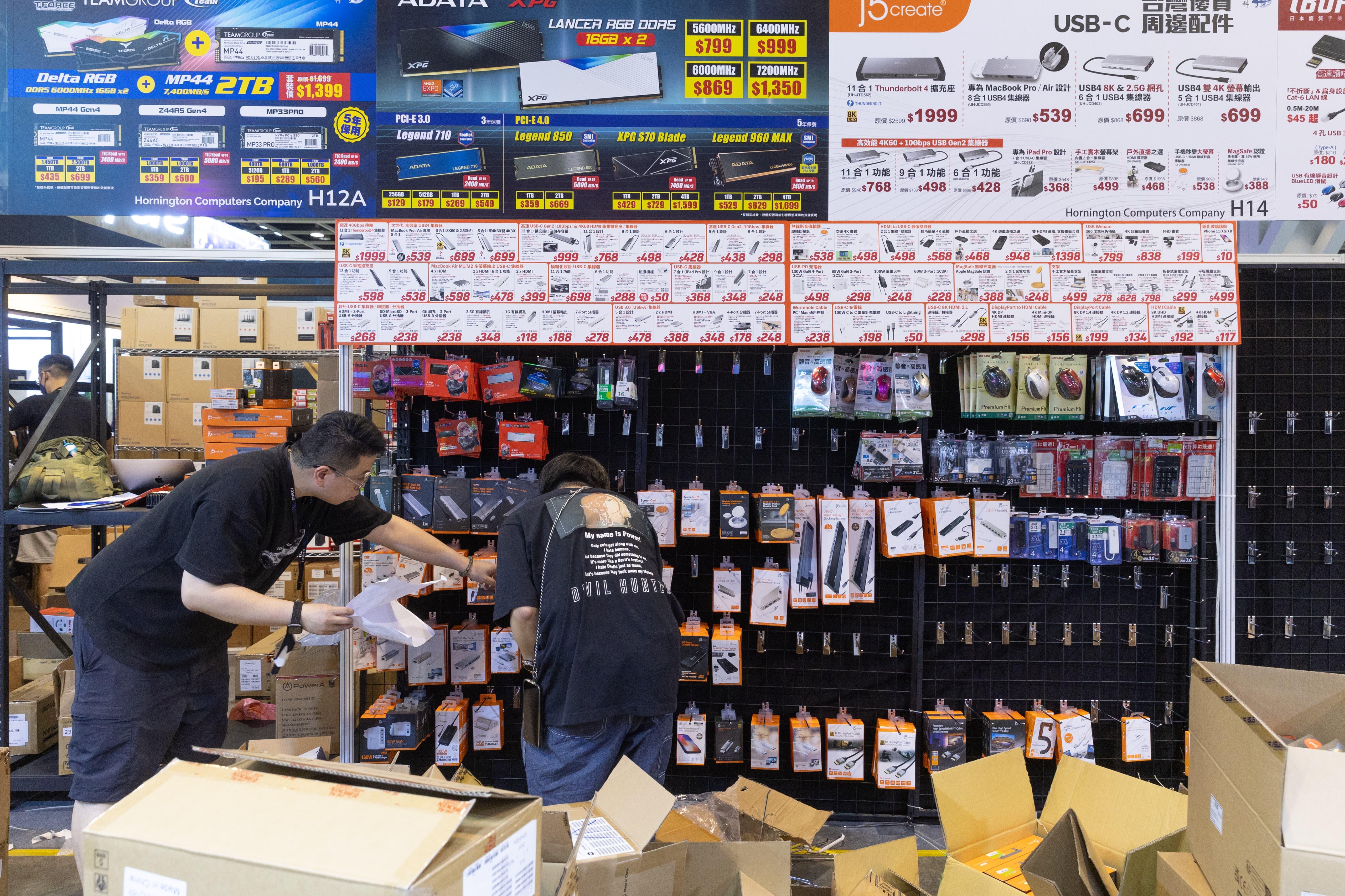 電腦節2023|電腦節8.25開鑼 場內商品最低至一折 參展商對人流感信心(蘇文傑攝)