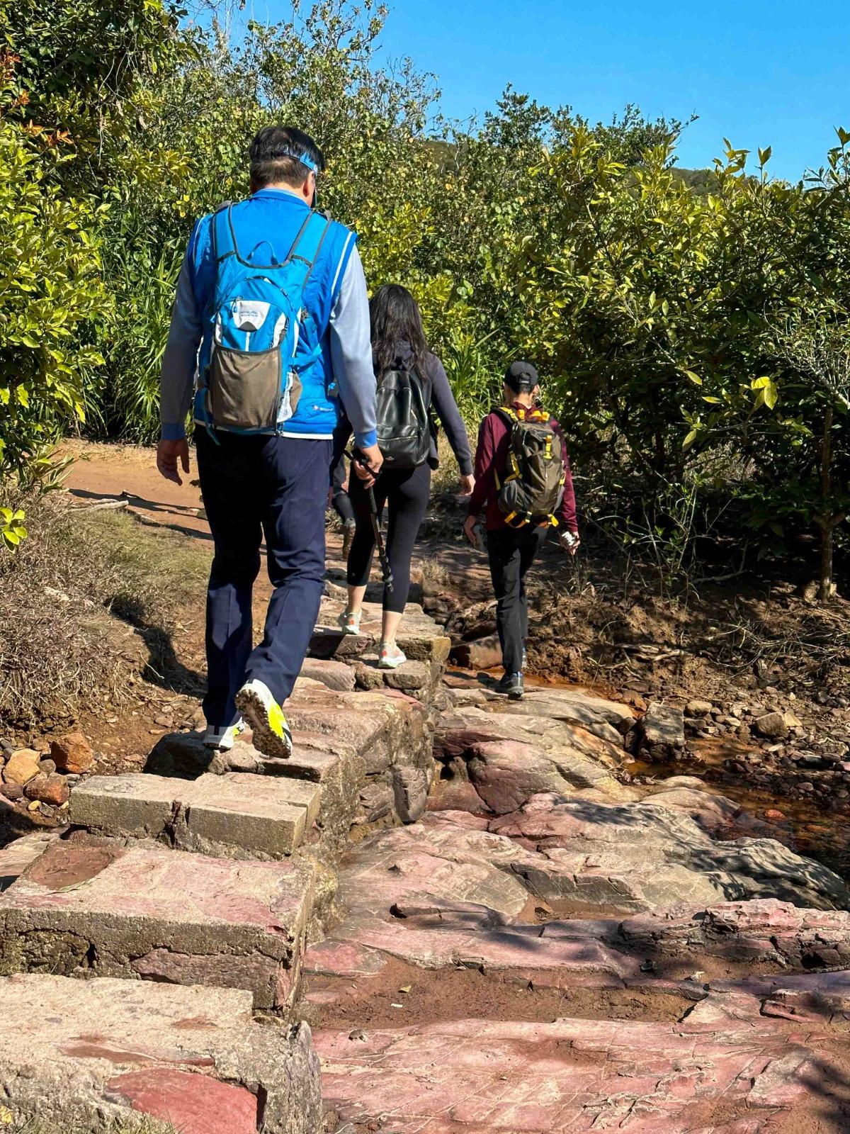 行山用品|外套非常輕便,可放在袋內以備不時之需