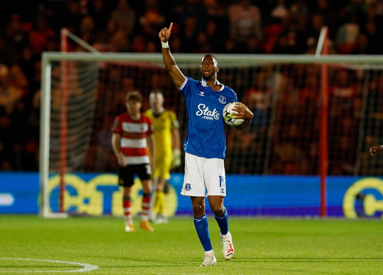 前KFC炸雞師比圖(Beto)助愛華頓反勝英乙唐卡士打。(路透社)