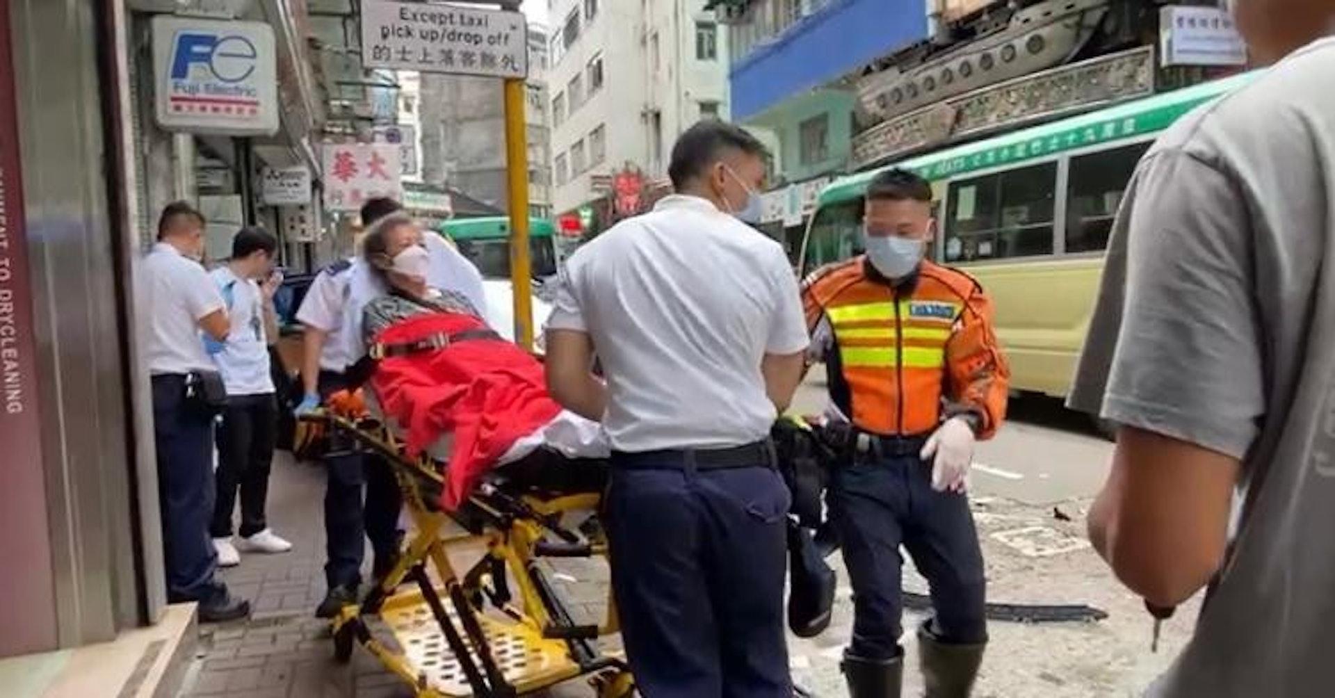 大埔有私家車險撞藥房。