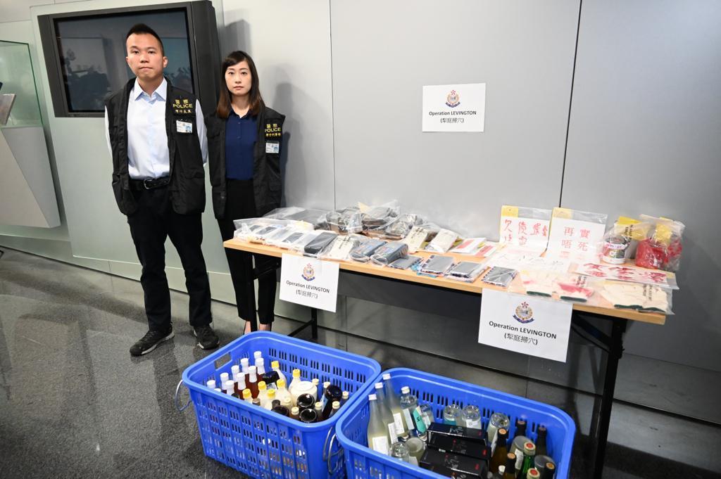 警方在「犁庭掃穴」行動中檢獲不同證物。