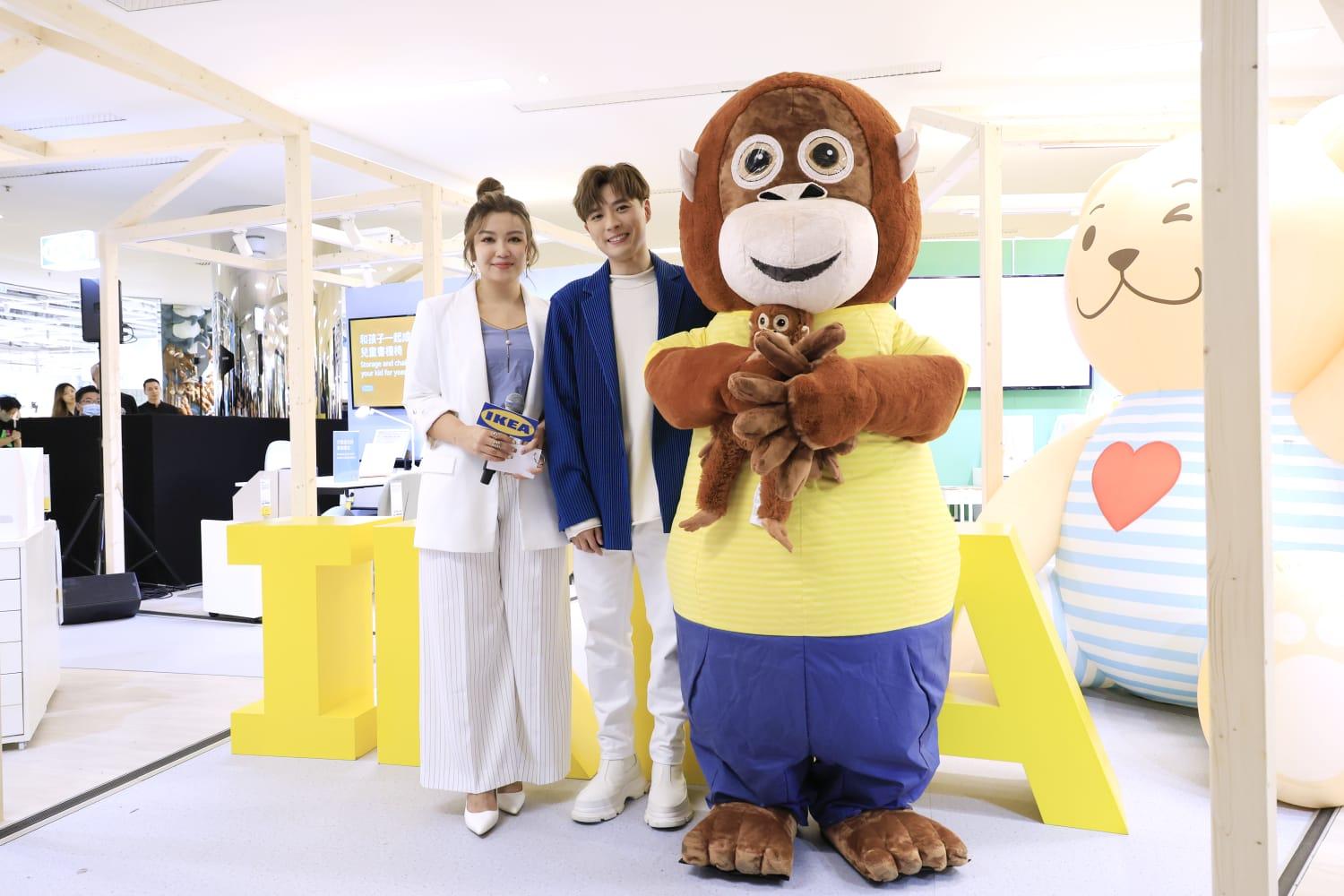 Frankie於太古城出席「猩up生活攻略」活動,接受主持練美娟的訪問。(林俊源攝)