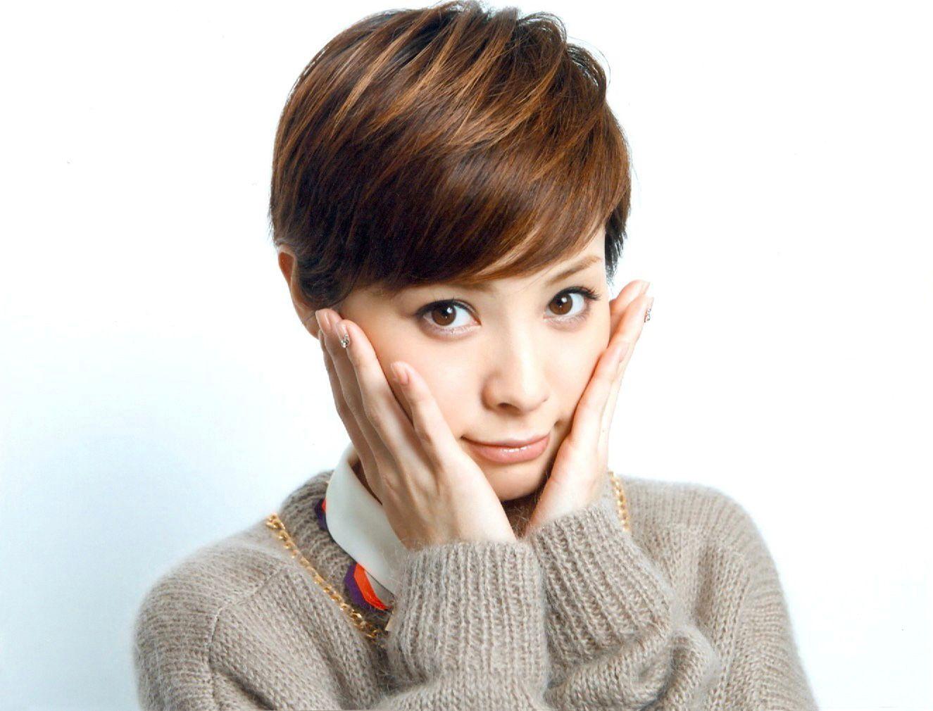 松浦亞彌婚後專心做個家庭主婦,過住一家五口的幸福生活。