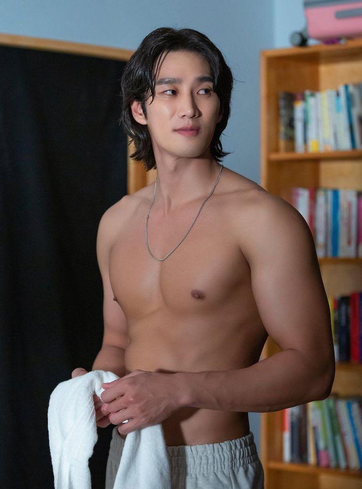 35歲安普賢與Jisoo郎才女貌。